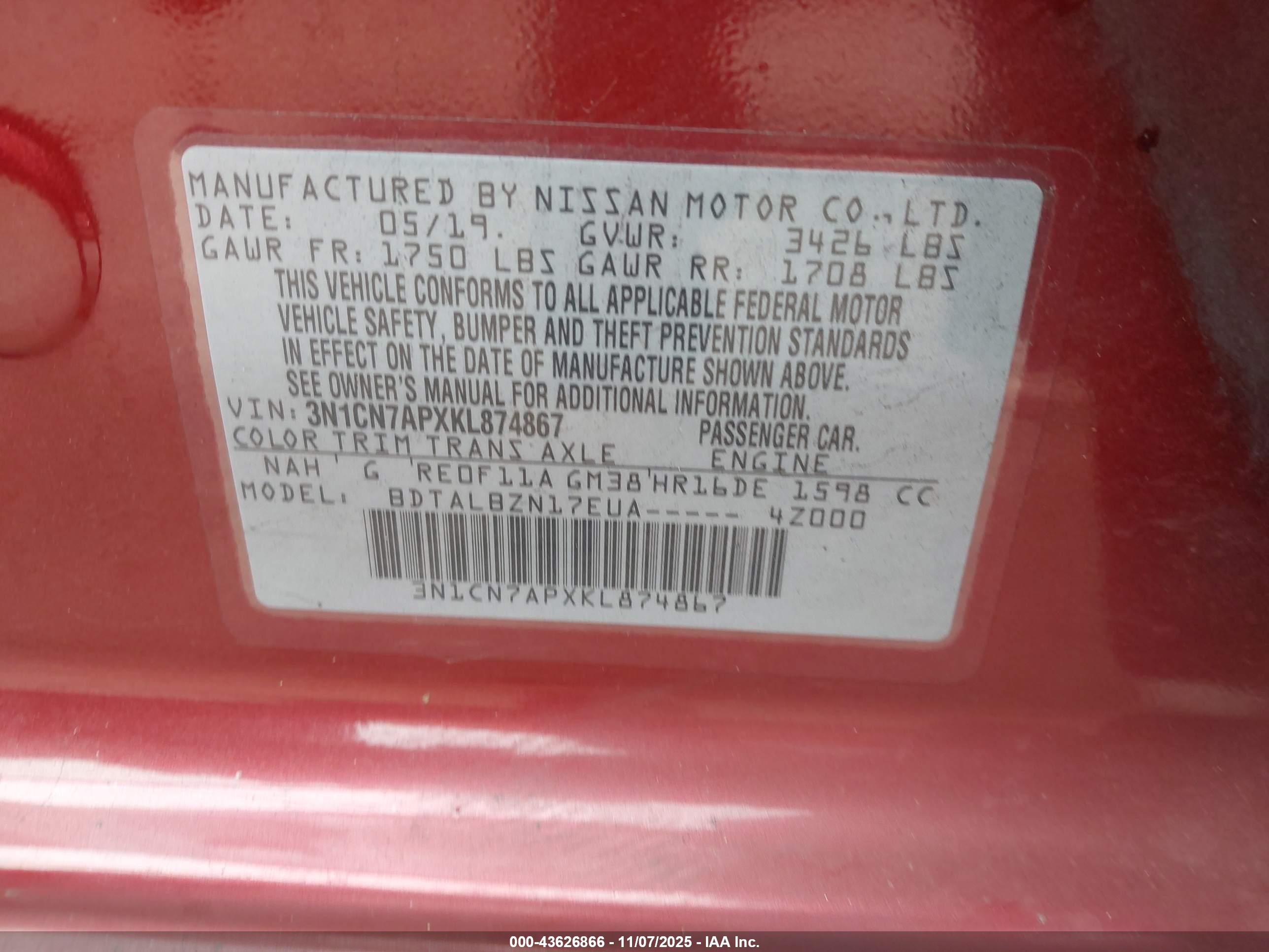 NISSAN VERSA image 9
