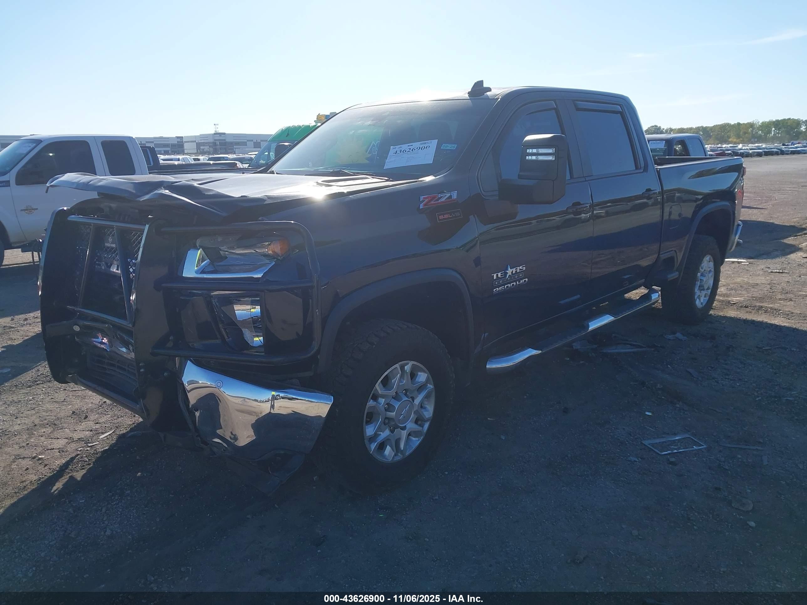 CHEVROLET SILVERADO image 2