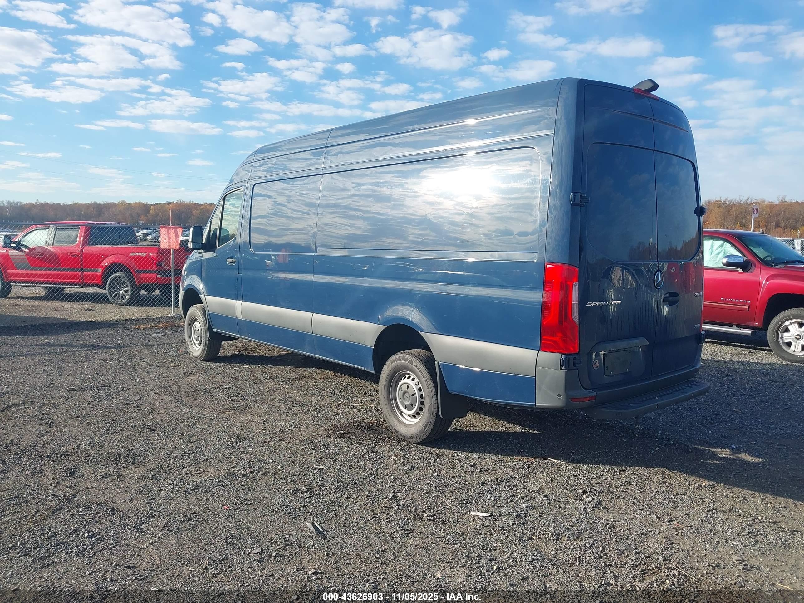 MERCEDES-BENZ SPRINTER image 3