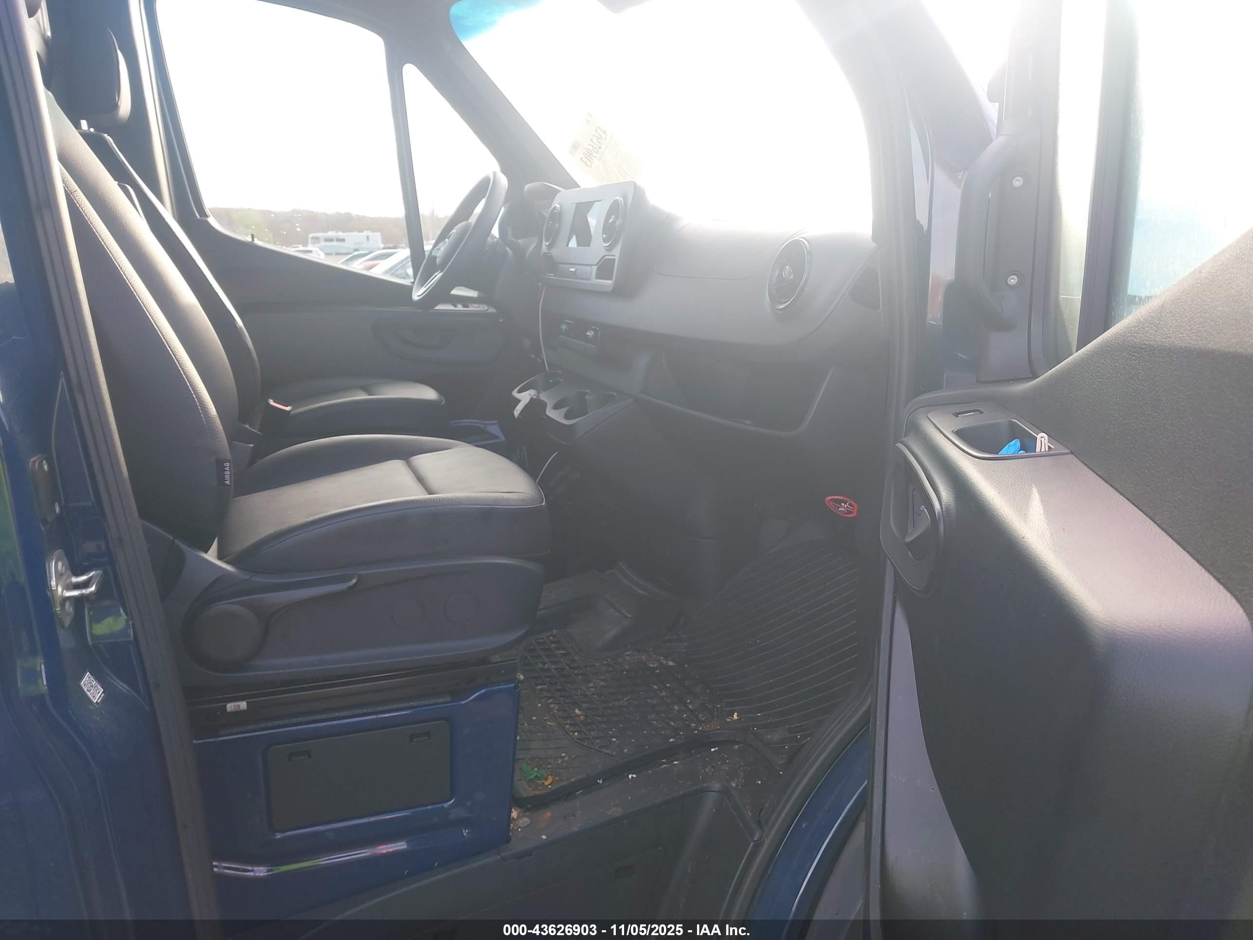 MERCEDES-BENZ SPRINTER image 5