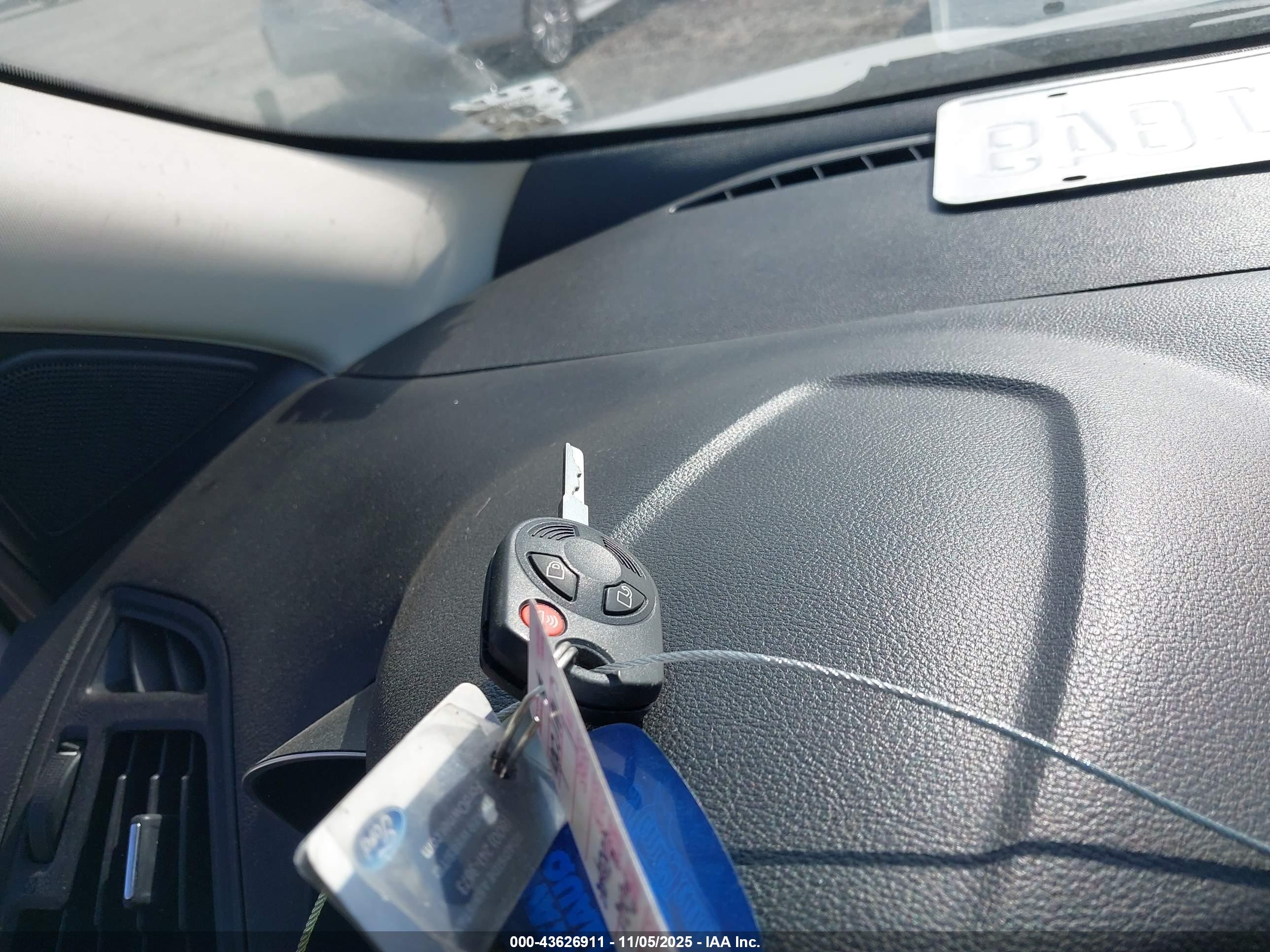FORD ESCAPE image 11