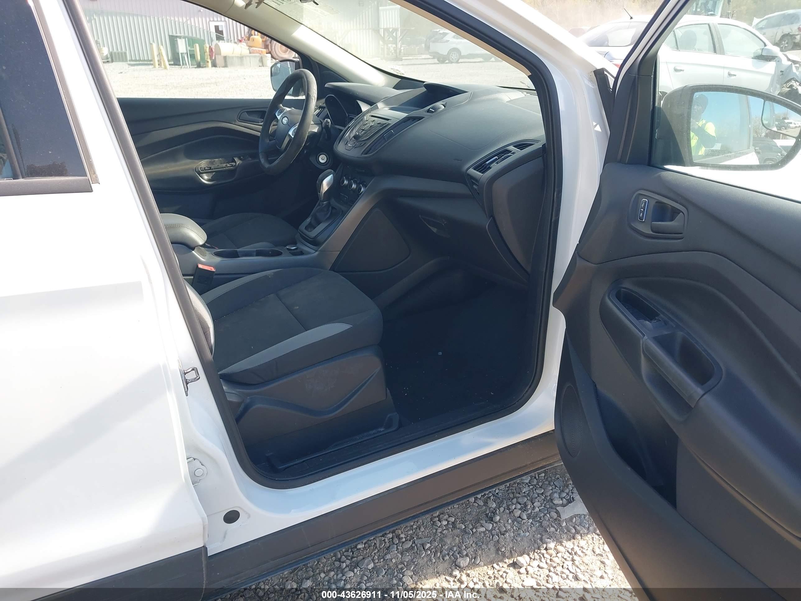 FORD ESCAPE image 5