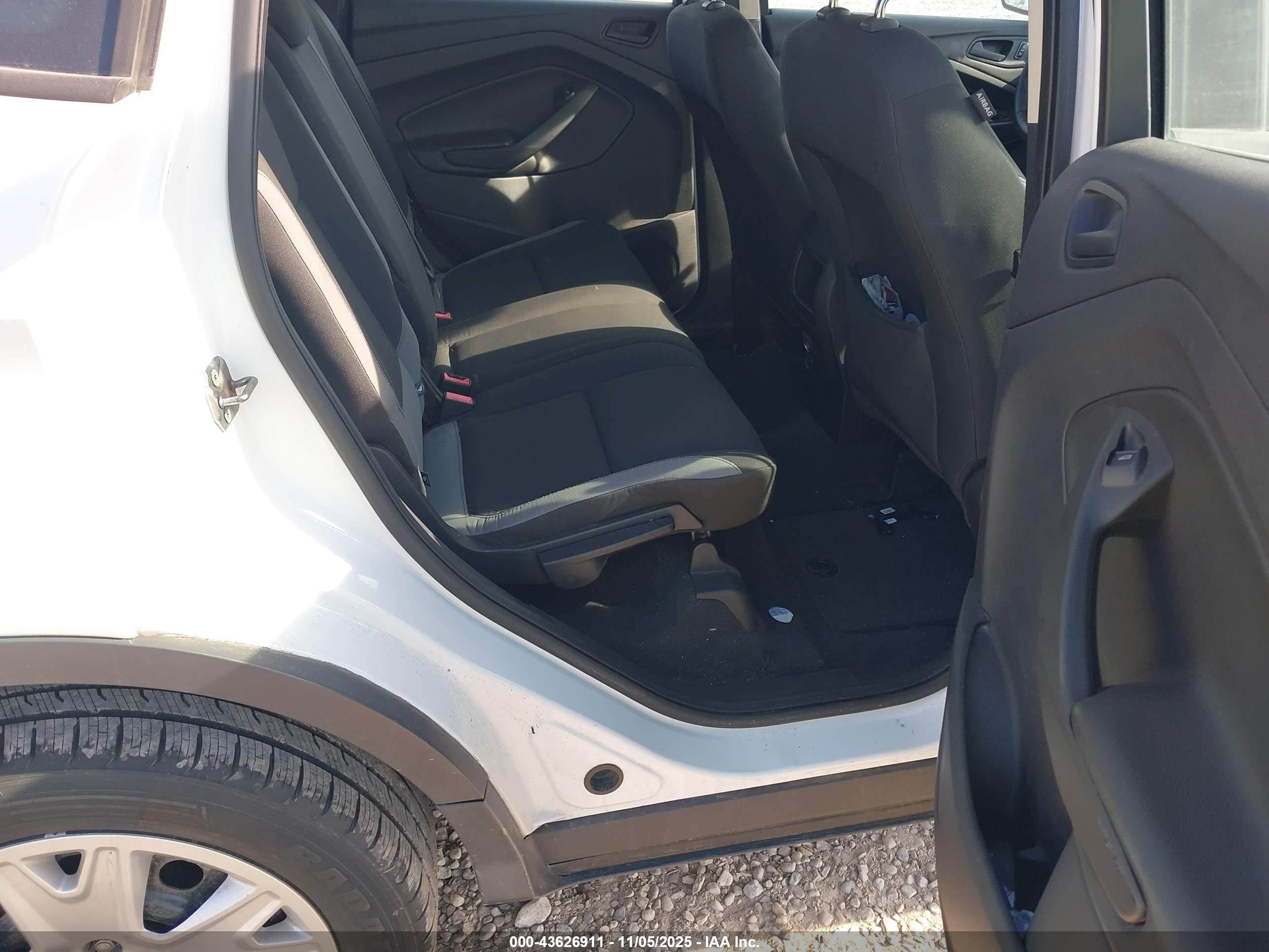 FORD ESCAPE image 8