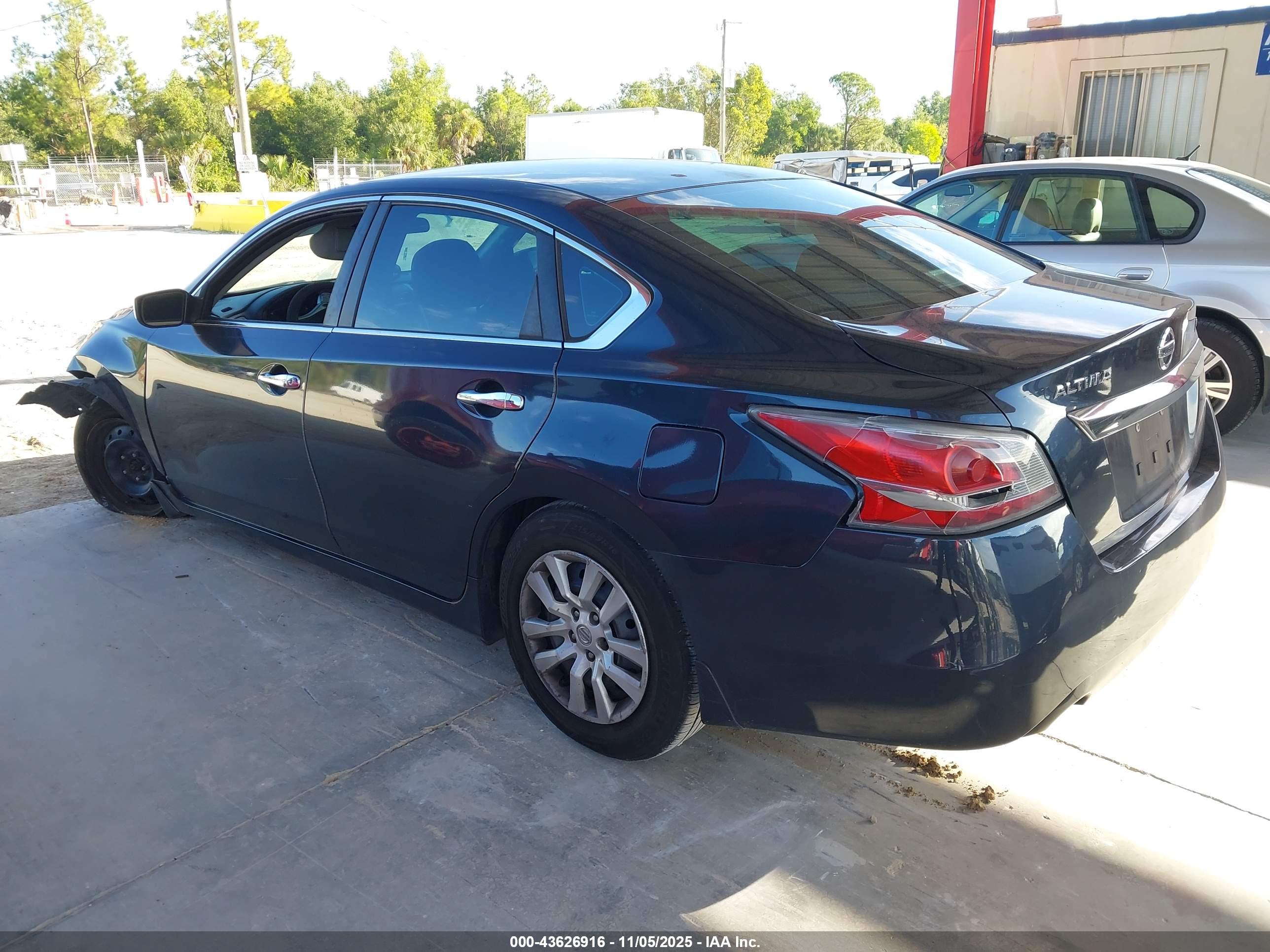 NISSAN ALTIMA image 3