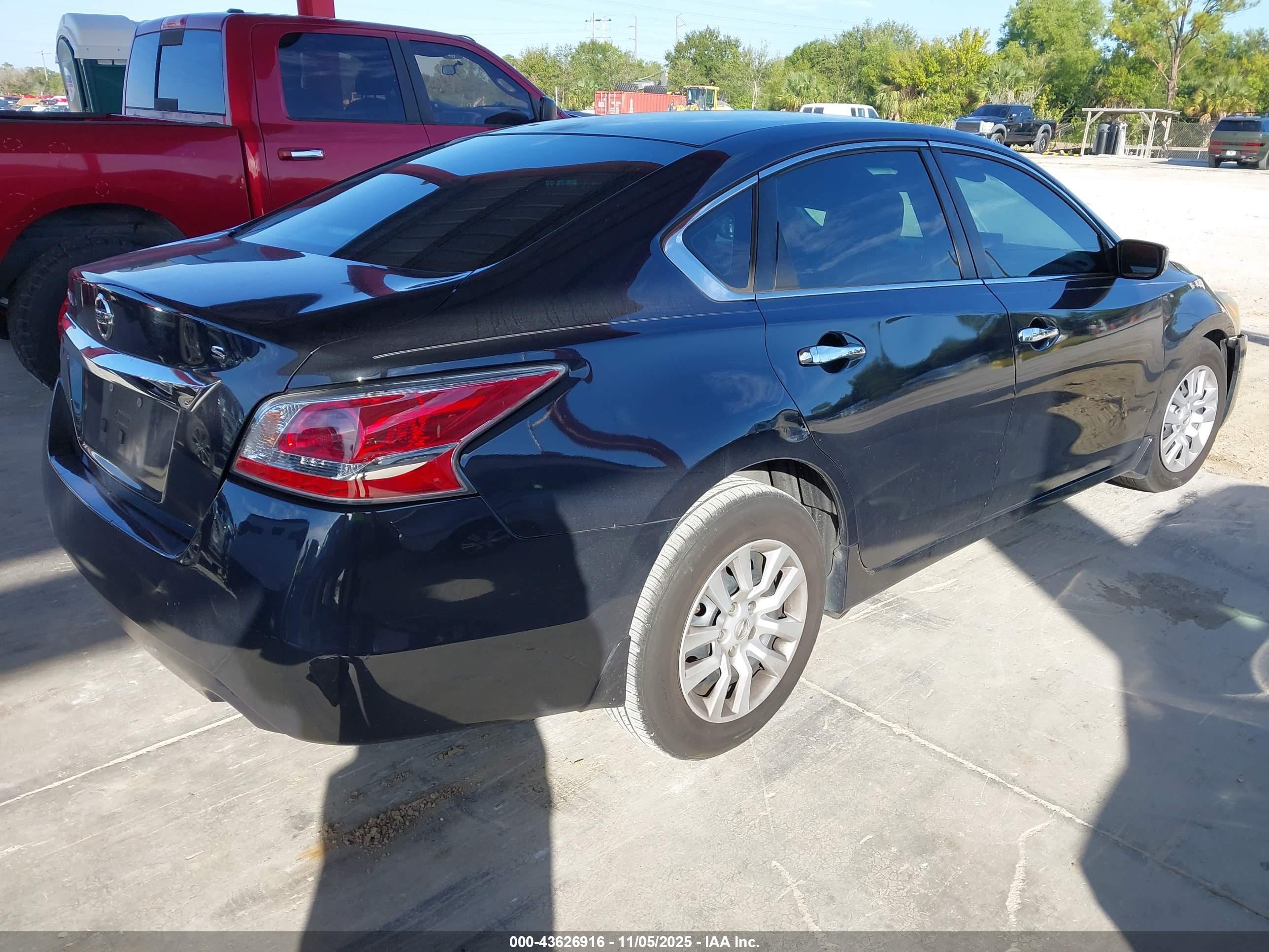 NISSAN ALTIMA image 4