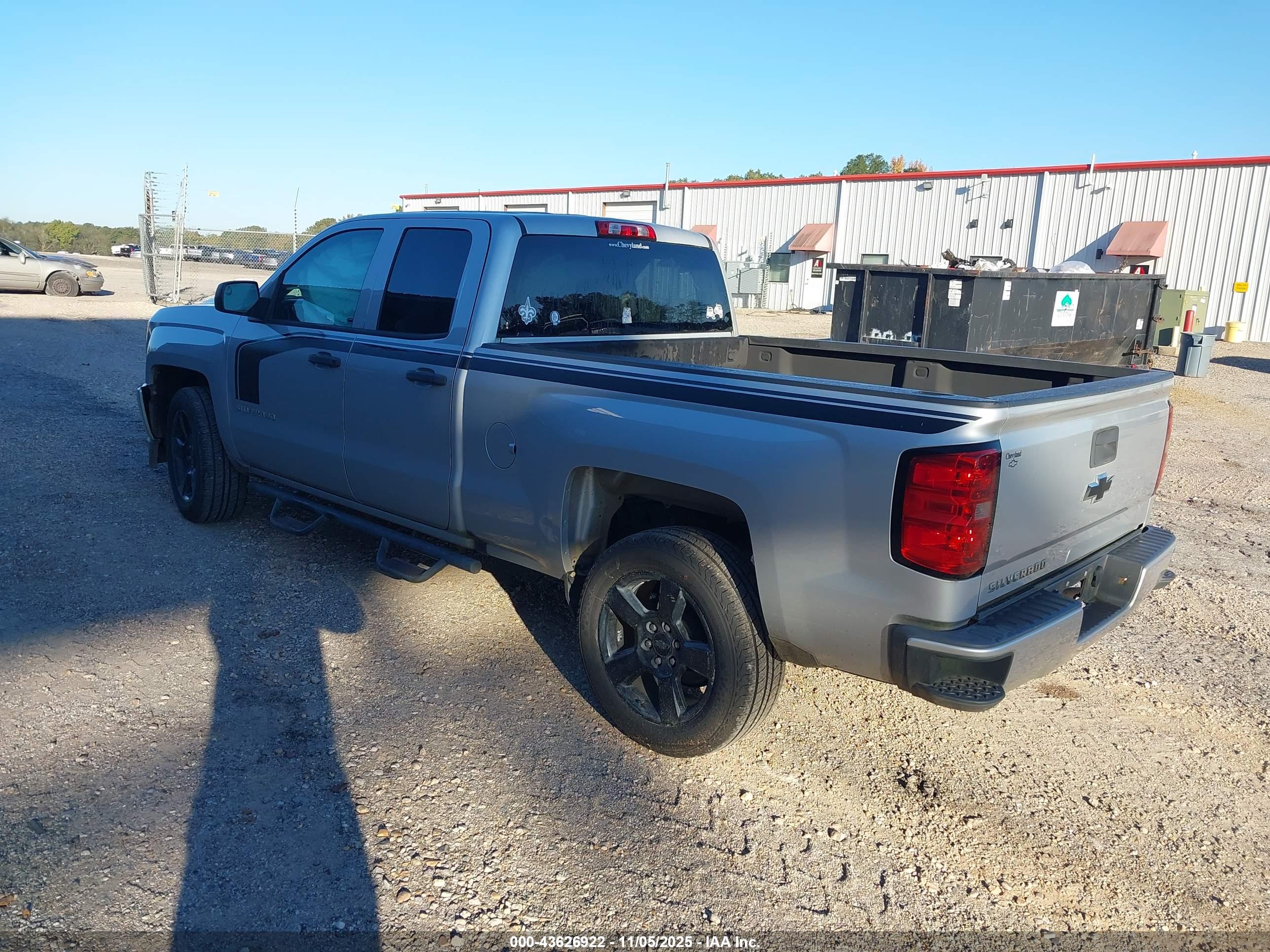 CHEVROLET SILVERADO image 3