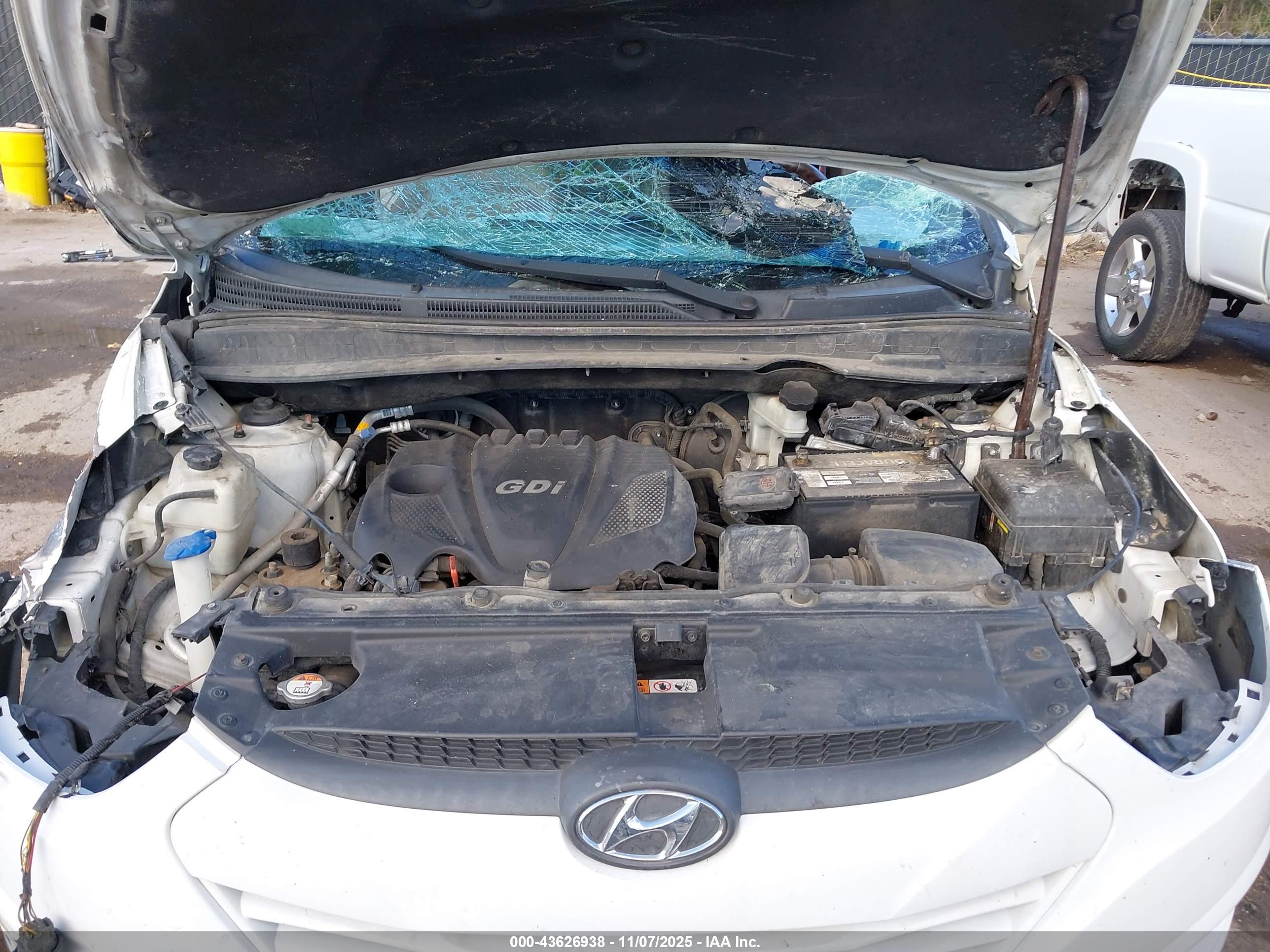 HYUNDAI TUCSON image 10