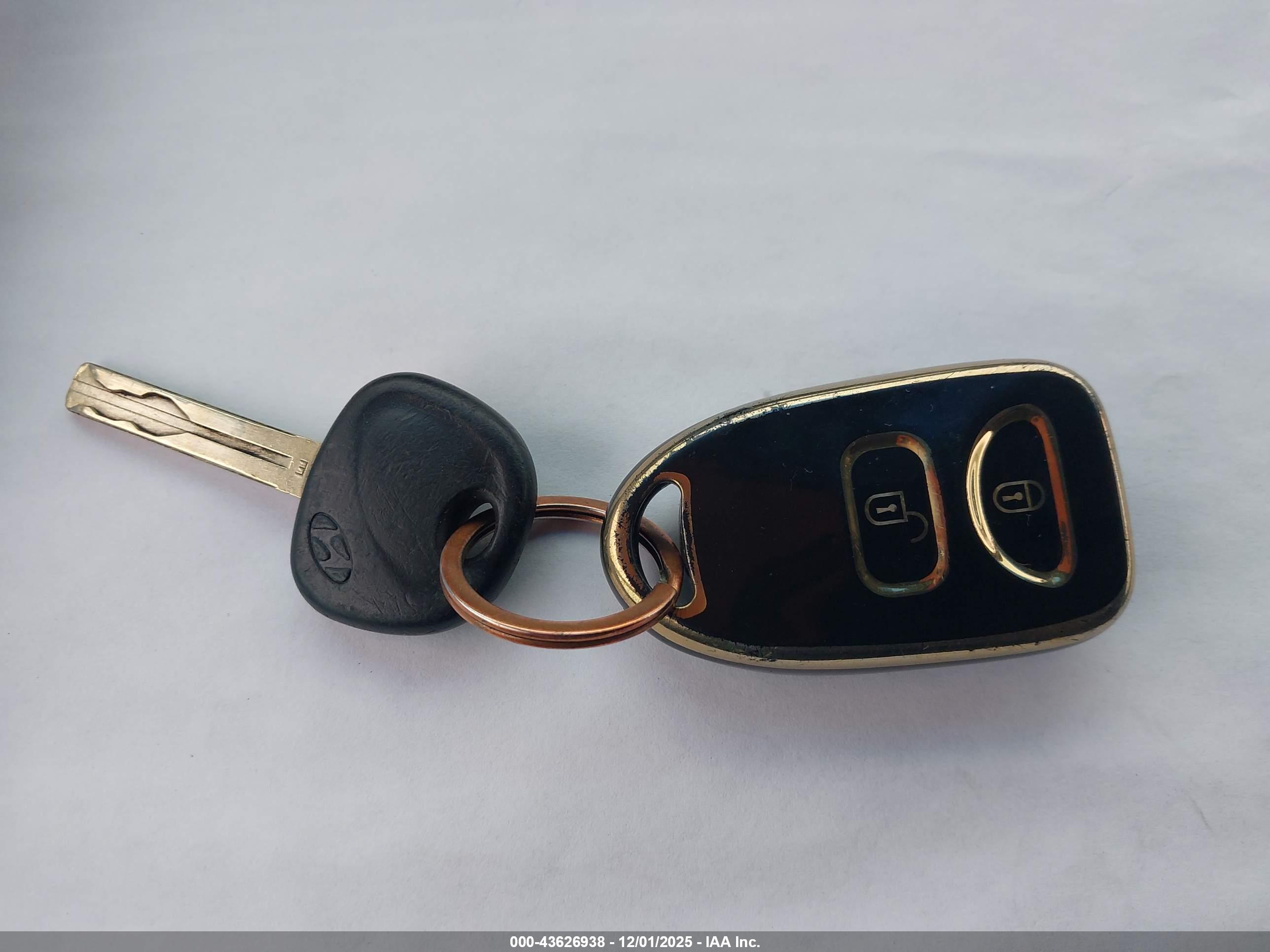 HYUNDAI TUCSON image 11