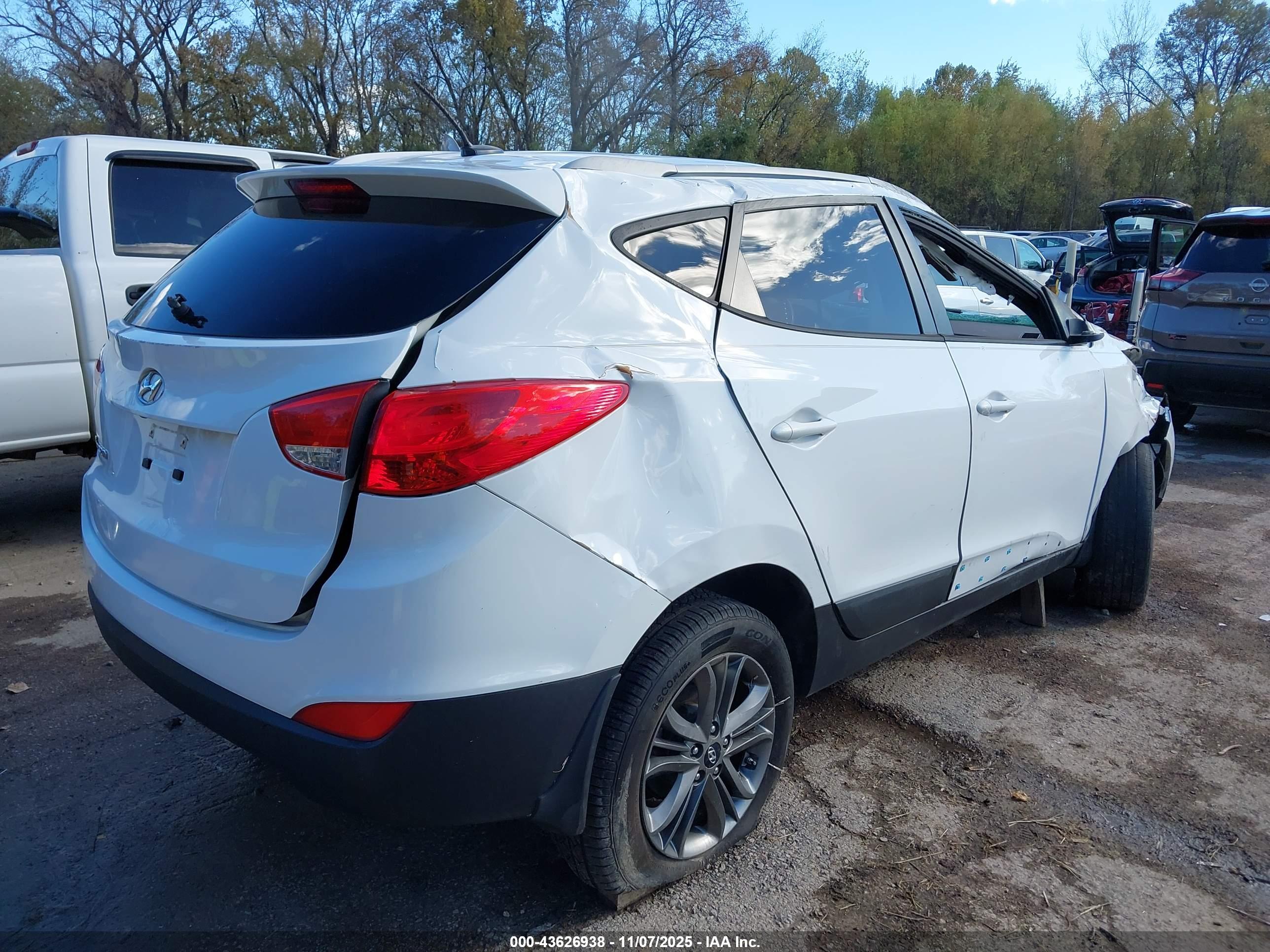 HYUNDAI TUCSON image 4