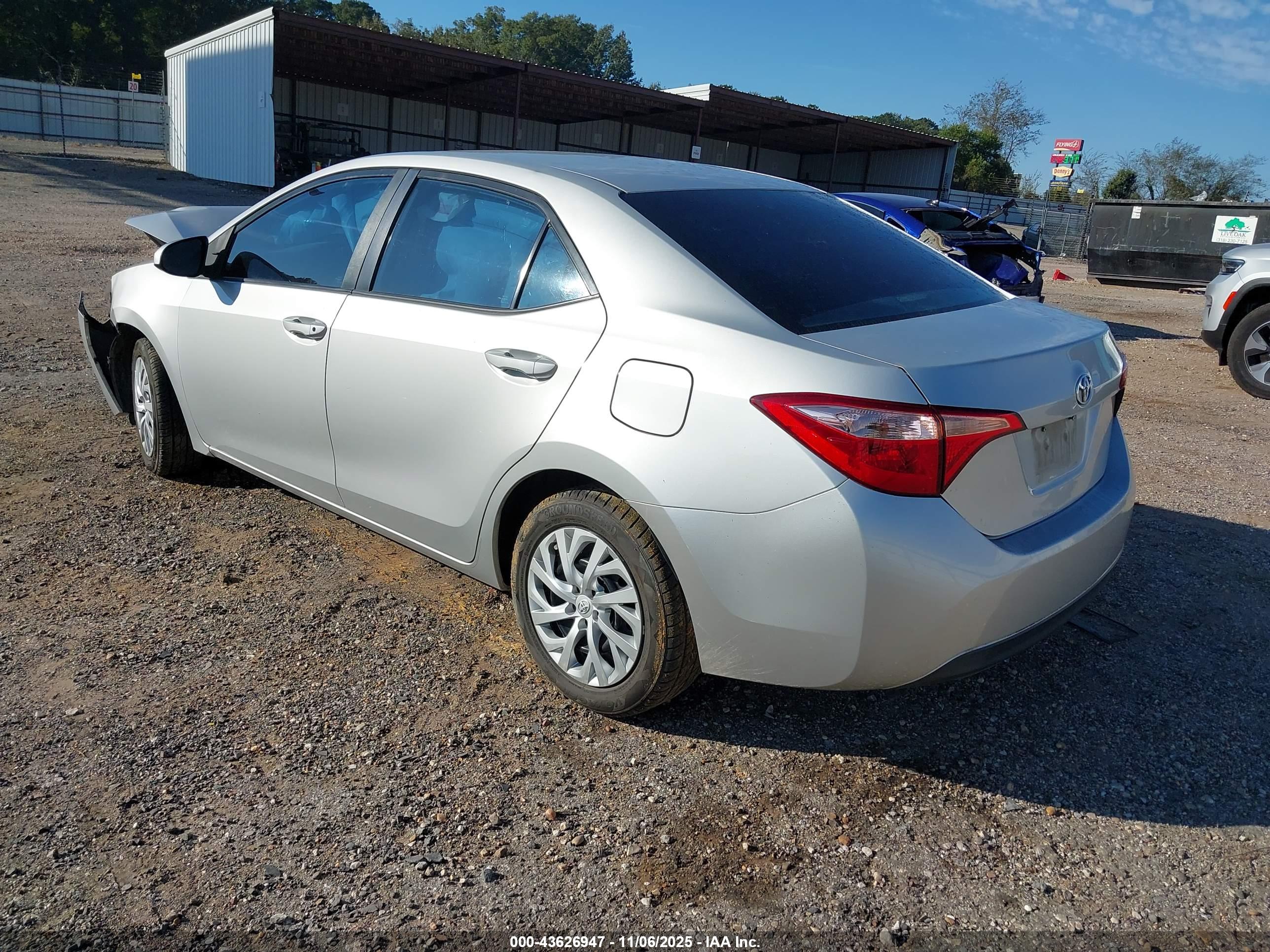 TOYOTA COROLLA image 3