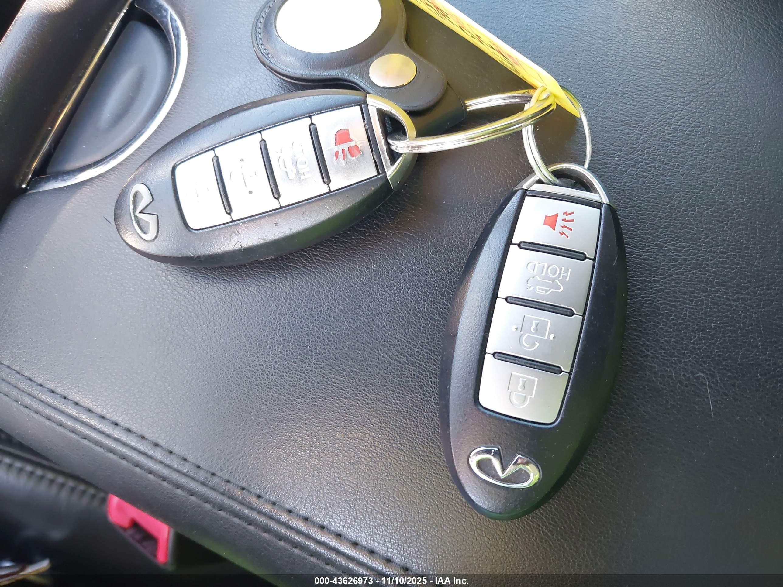 INFINITI G37 image 11