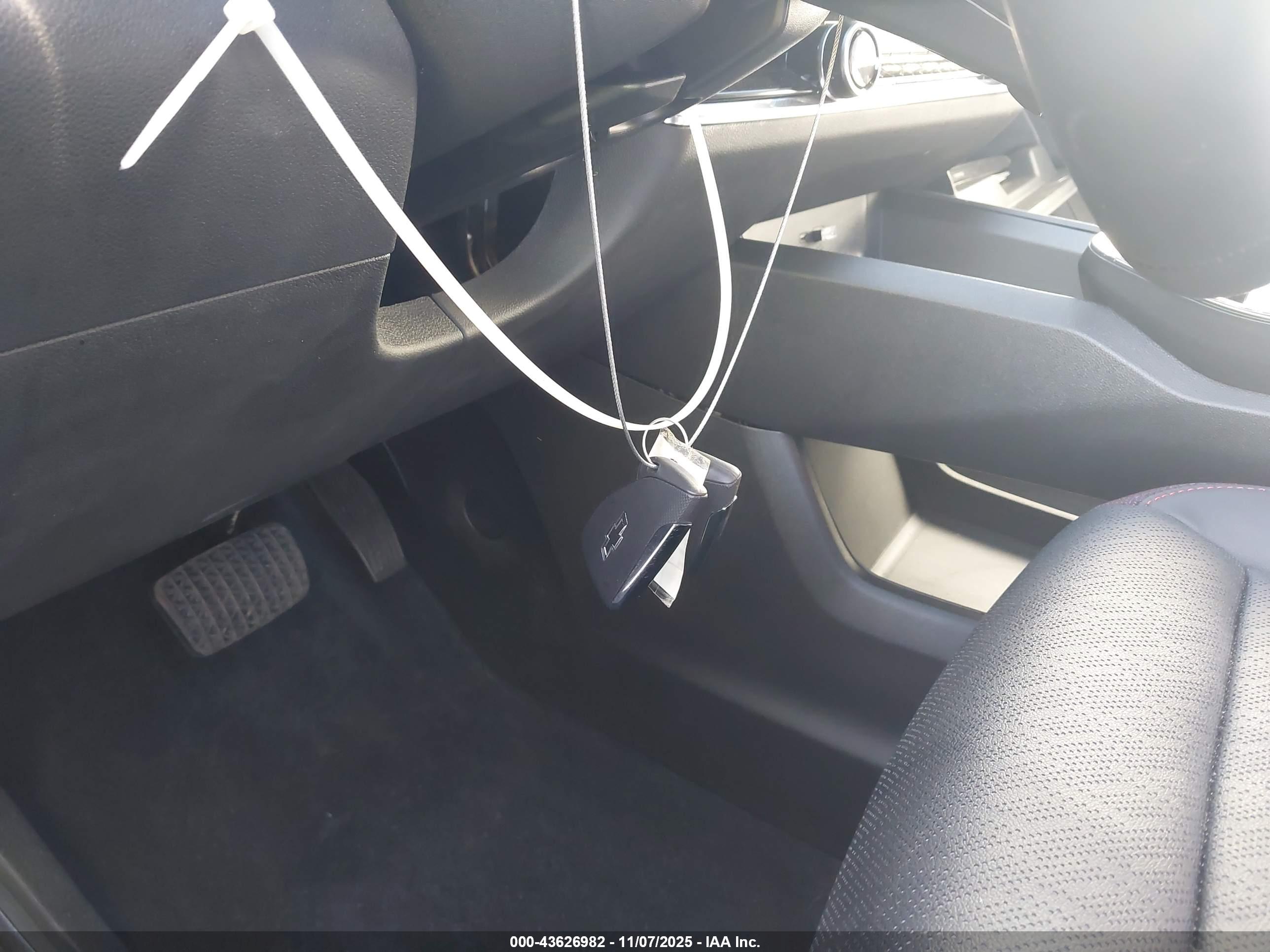 CHEVROLET EQUINOX image 11