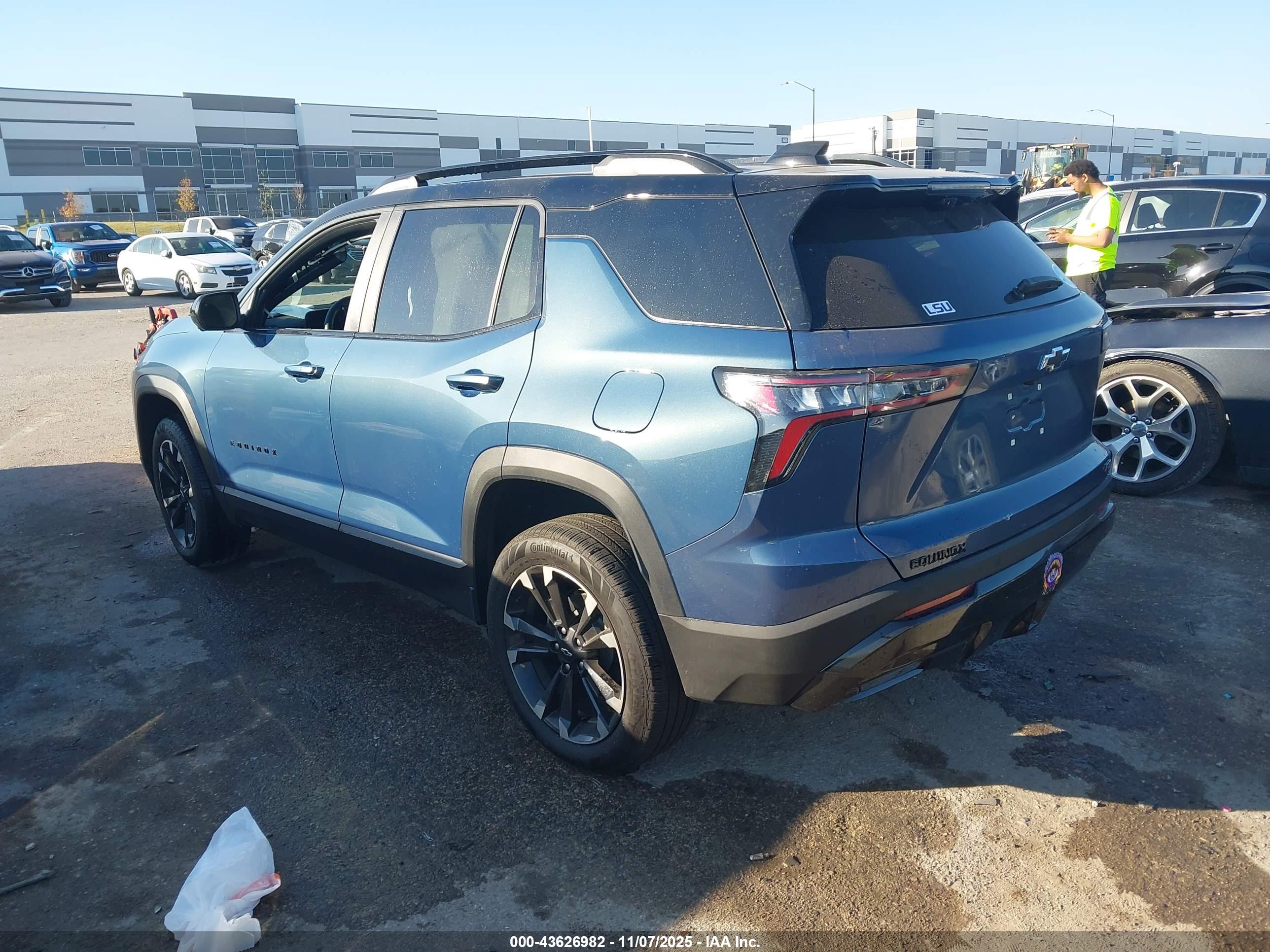 CHEVROLET EQUINOX image 3