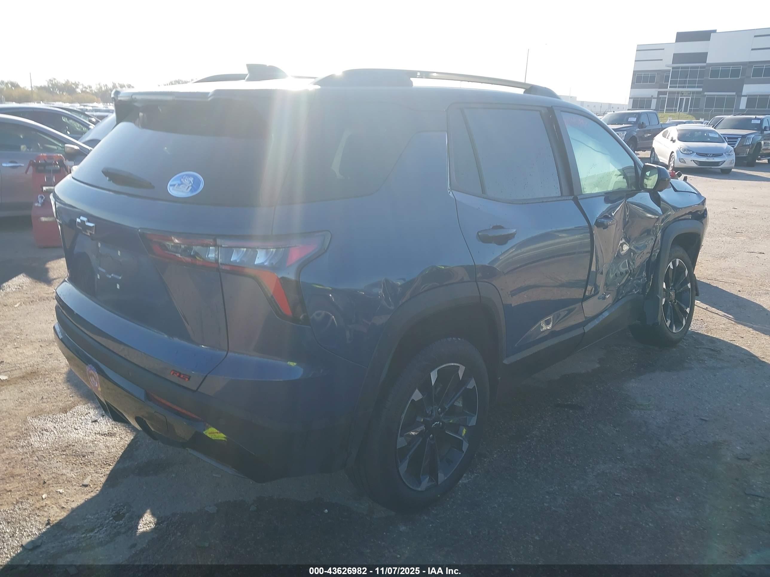 CHEVROLET EQUINOX image 4