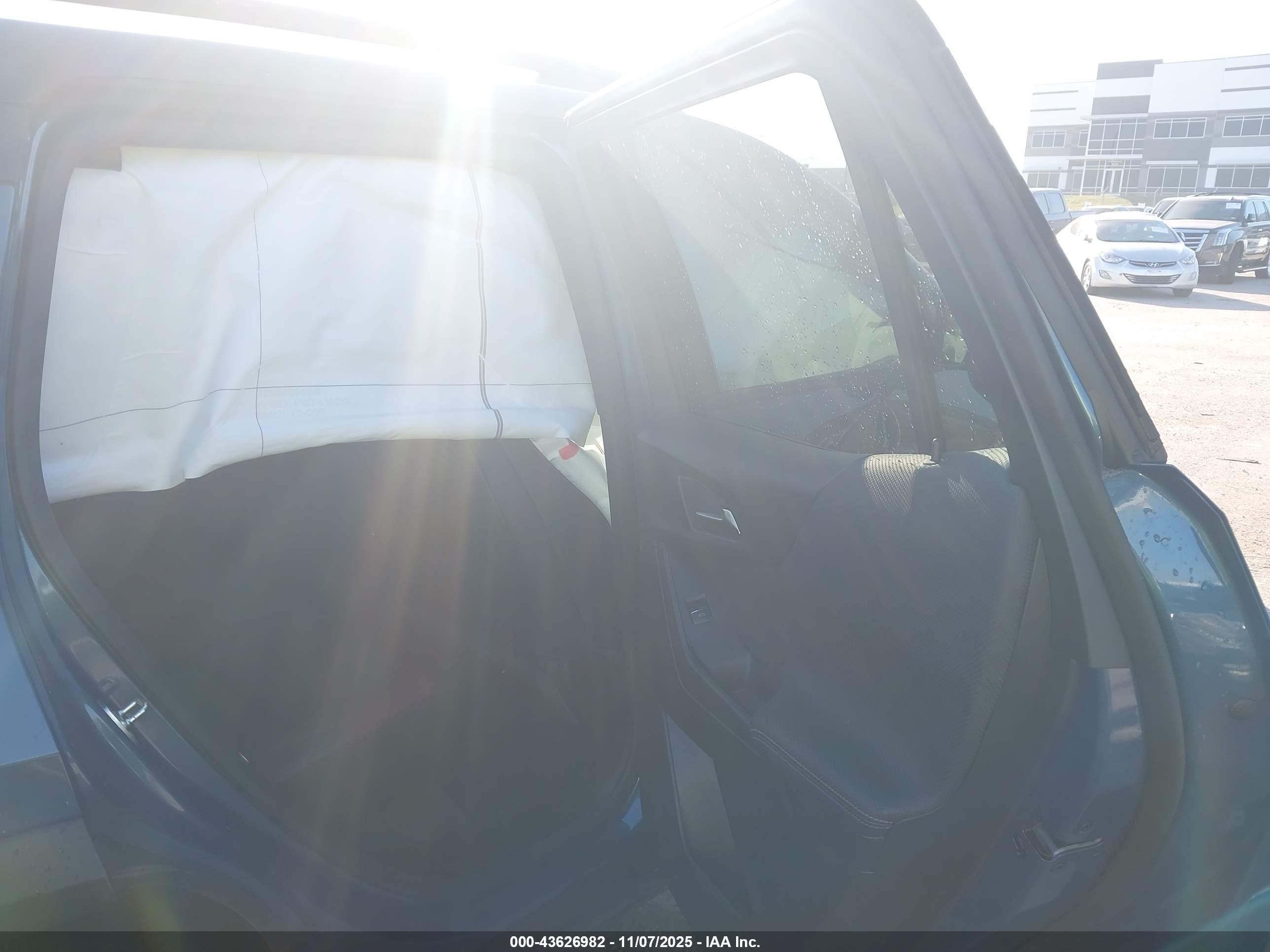 CHEVROLET EQUINOX image 8