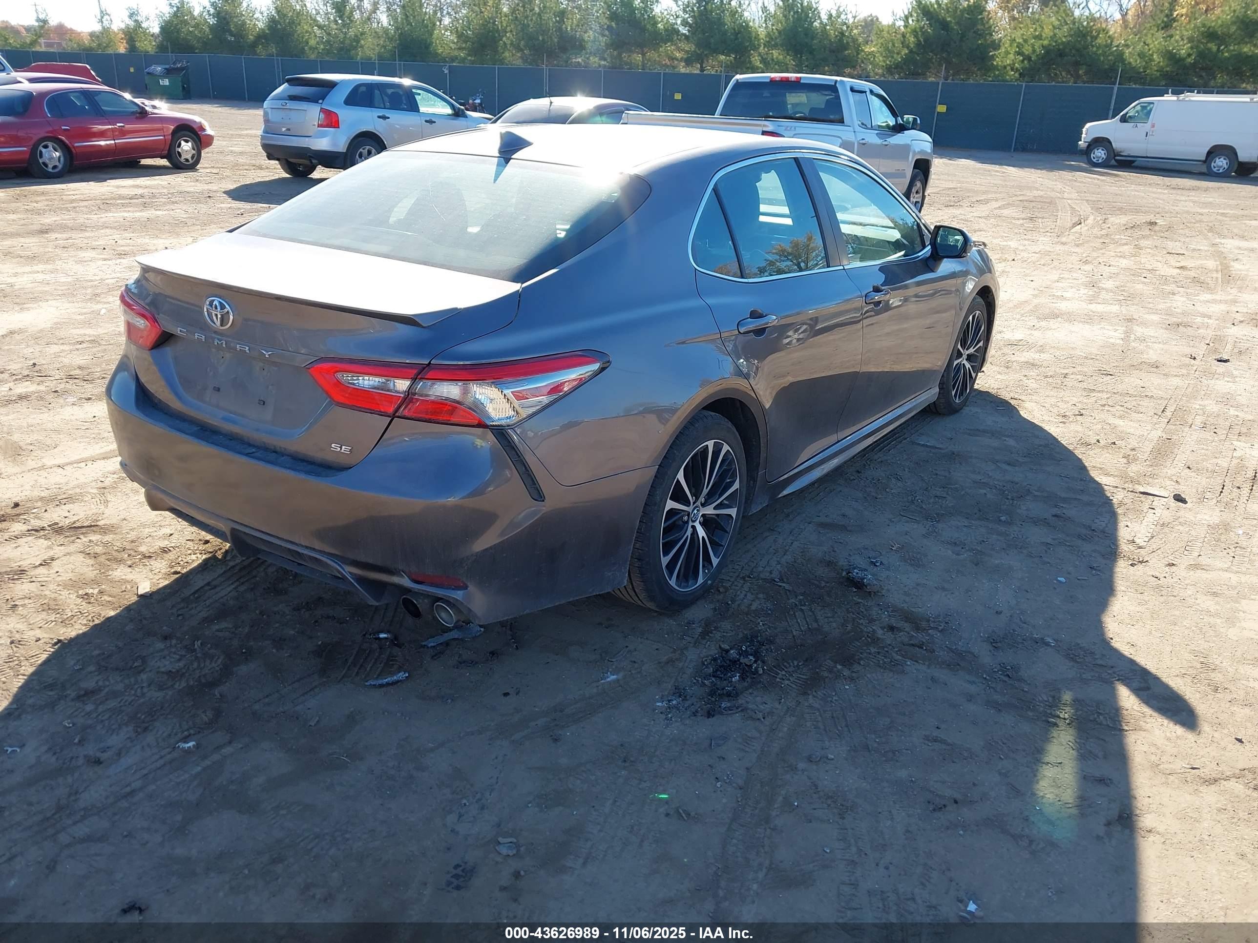TOYOTA CAMRY image 4