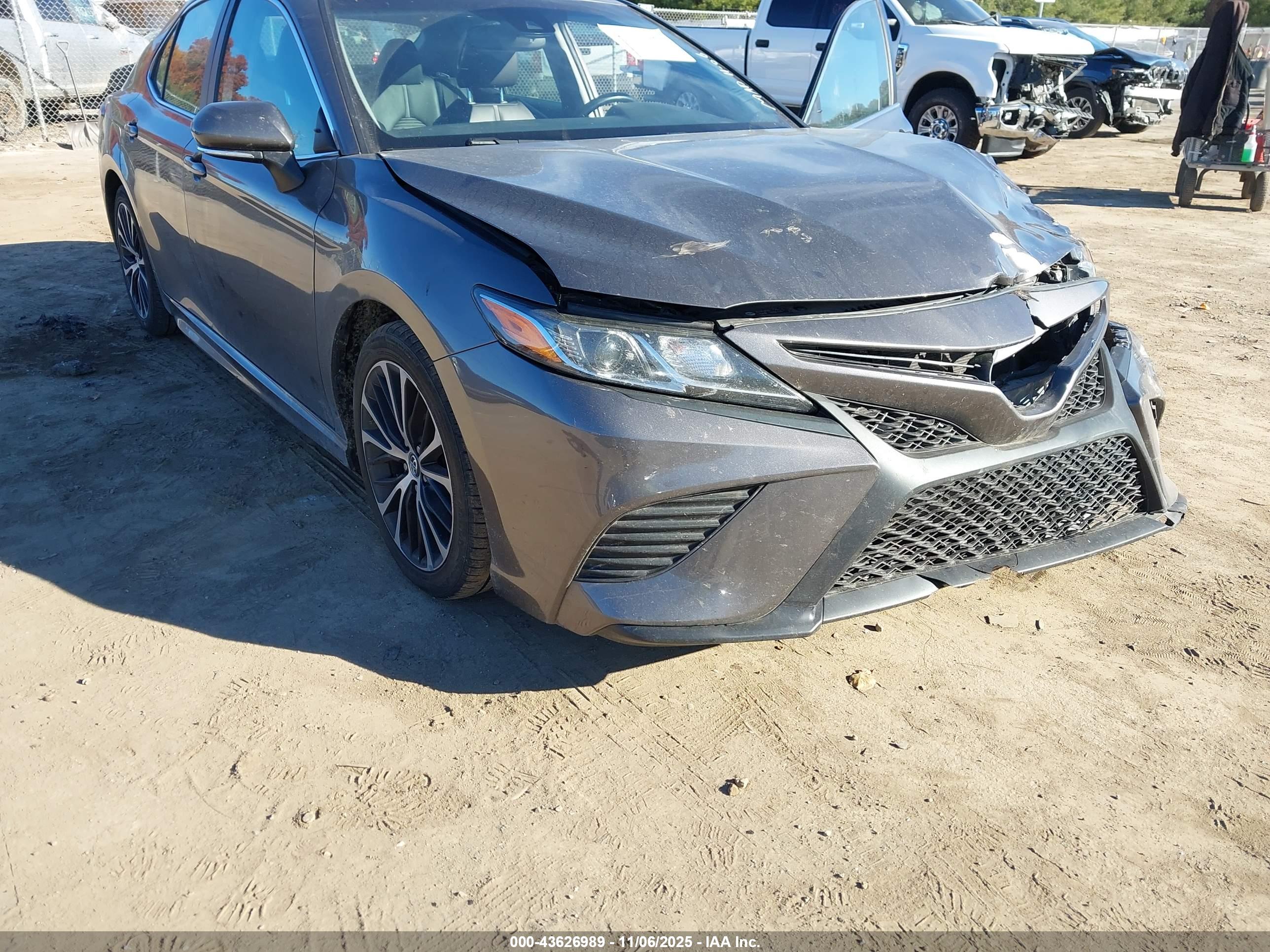 TOYOTA CAMRY image 6