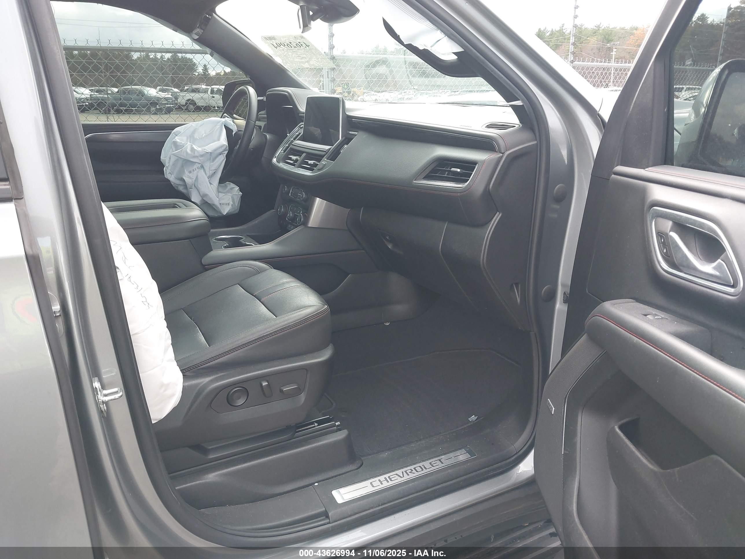CHEVROLET TAHOE image 5