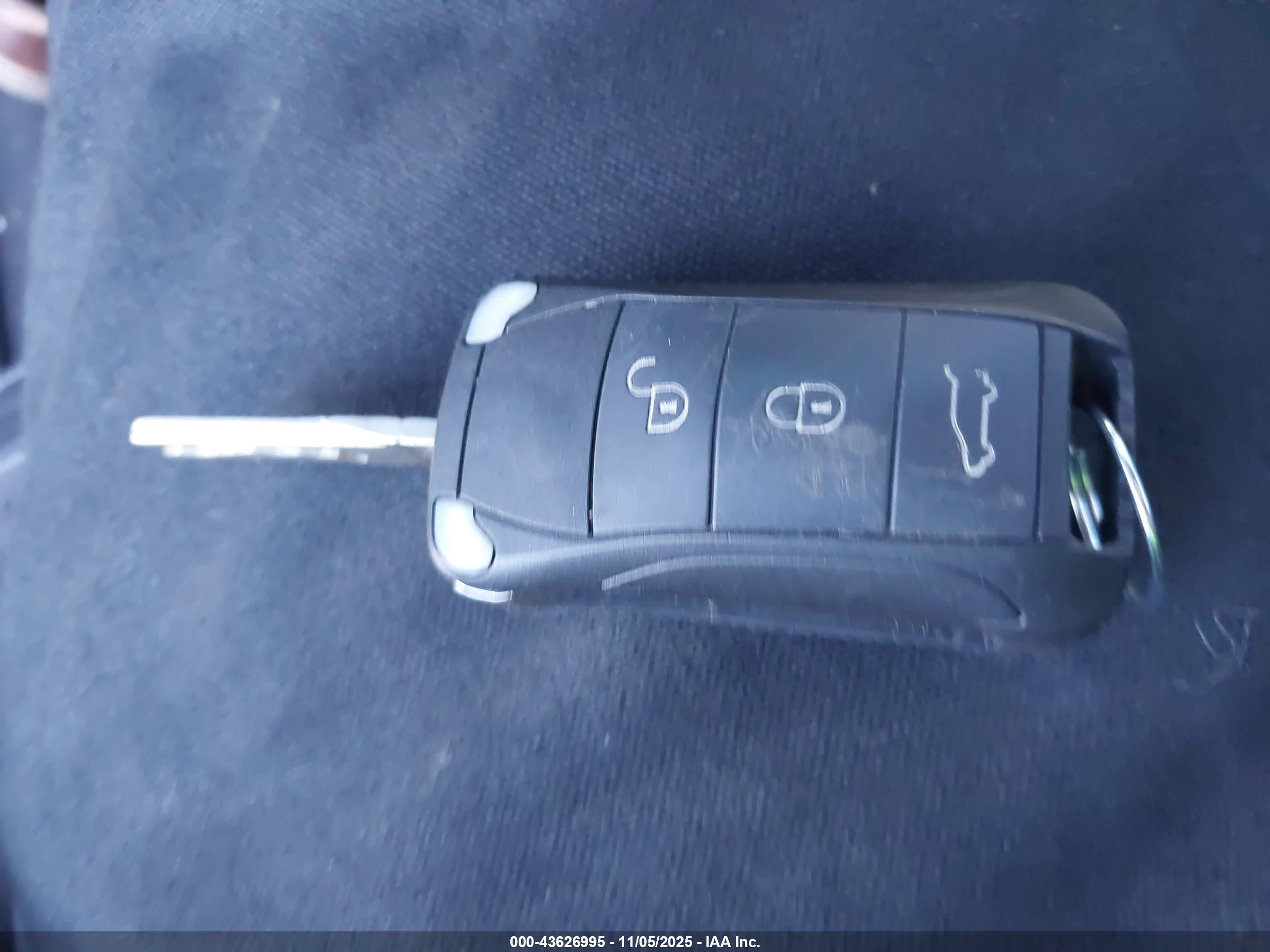 PORSCHE CAYENNE image 11