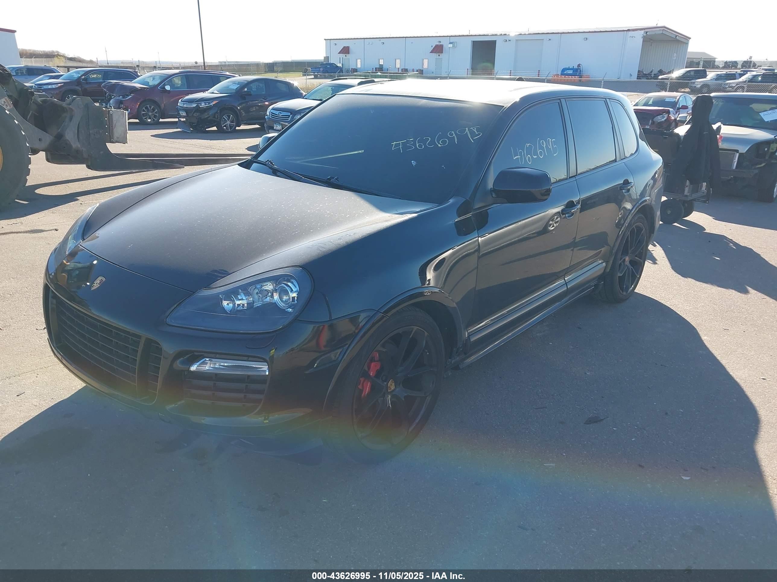 PORSCHE CAYENNE image 2