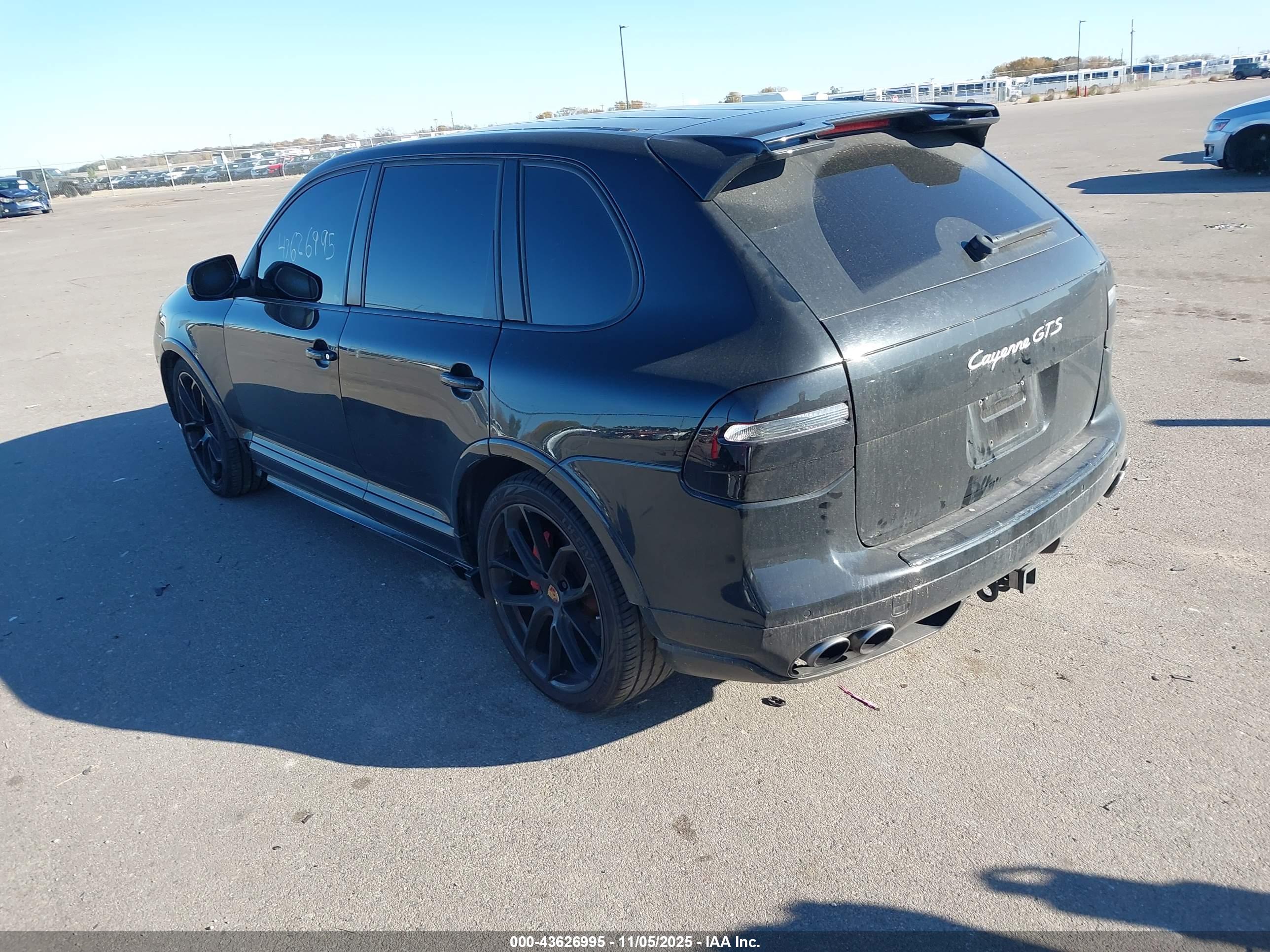 PORSCHE CAYENNE image 3