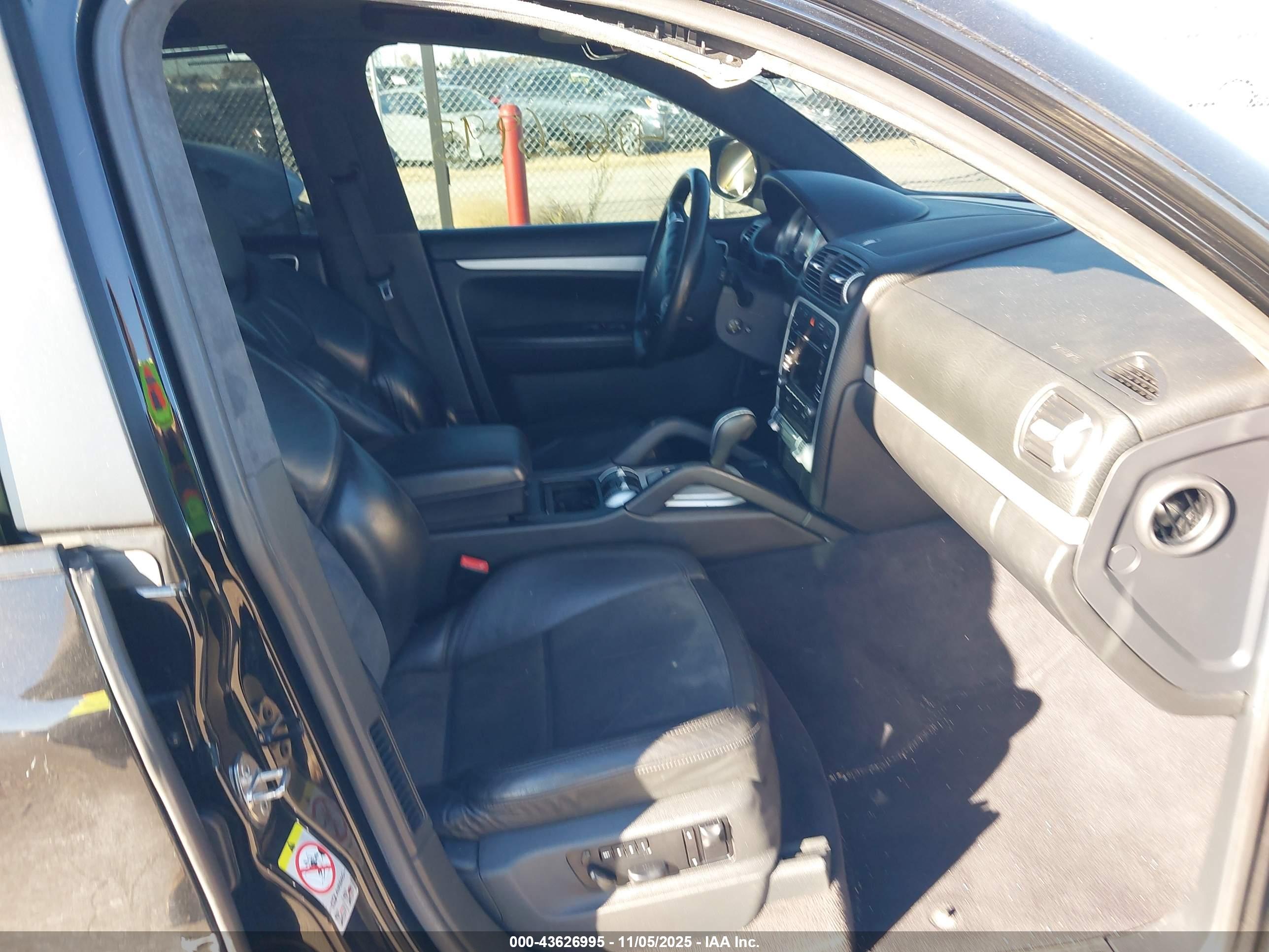 PORSCHE CAYENNE image 5