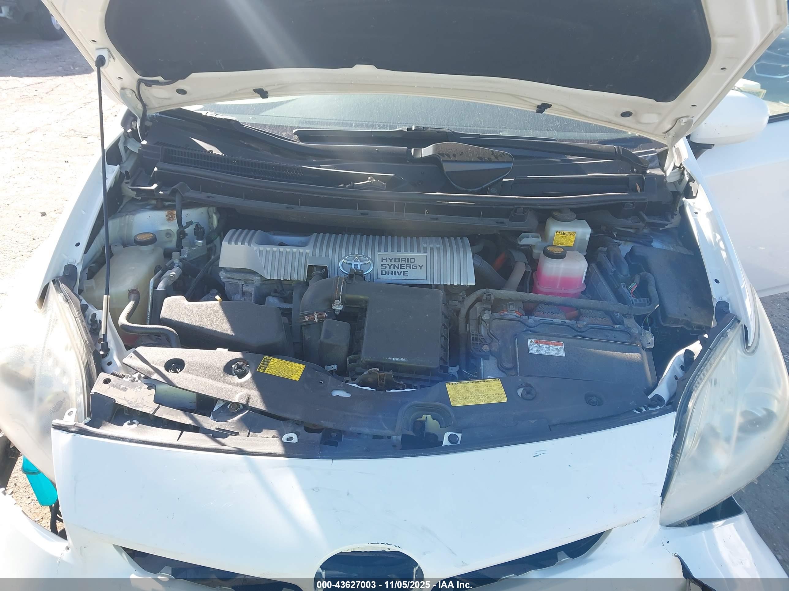 TOYOTA PRIUS image 10