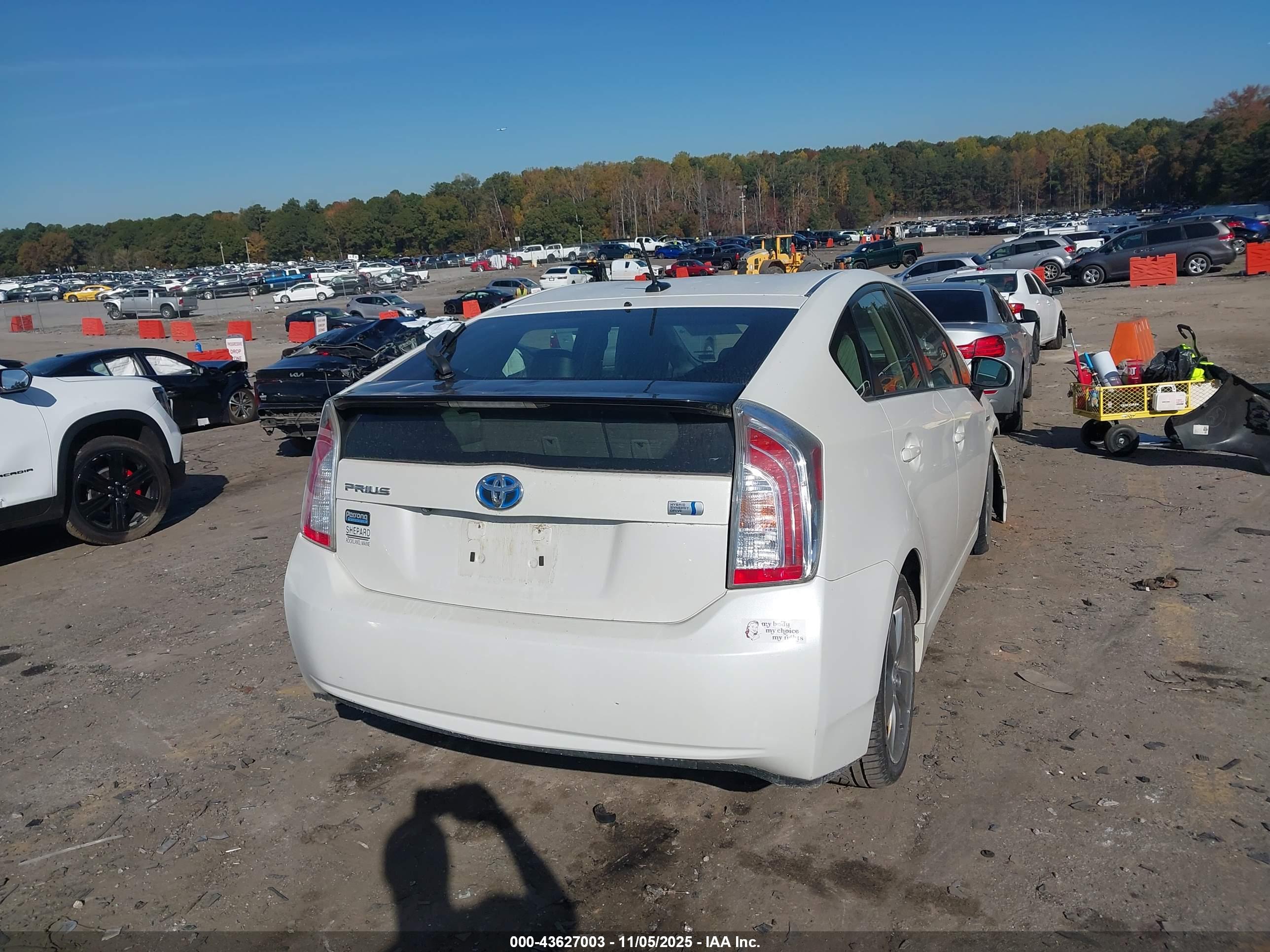 TOYOTA PRIUS image 4