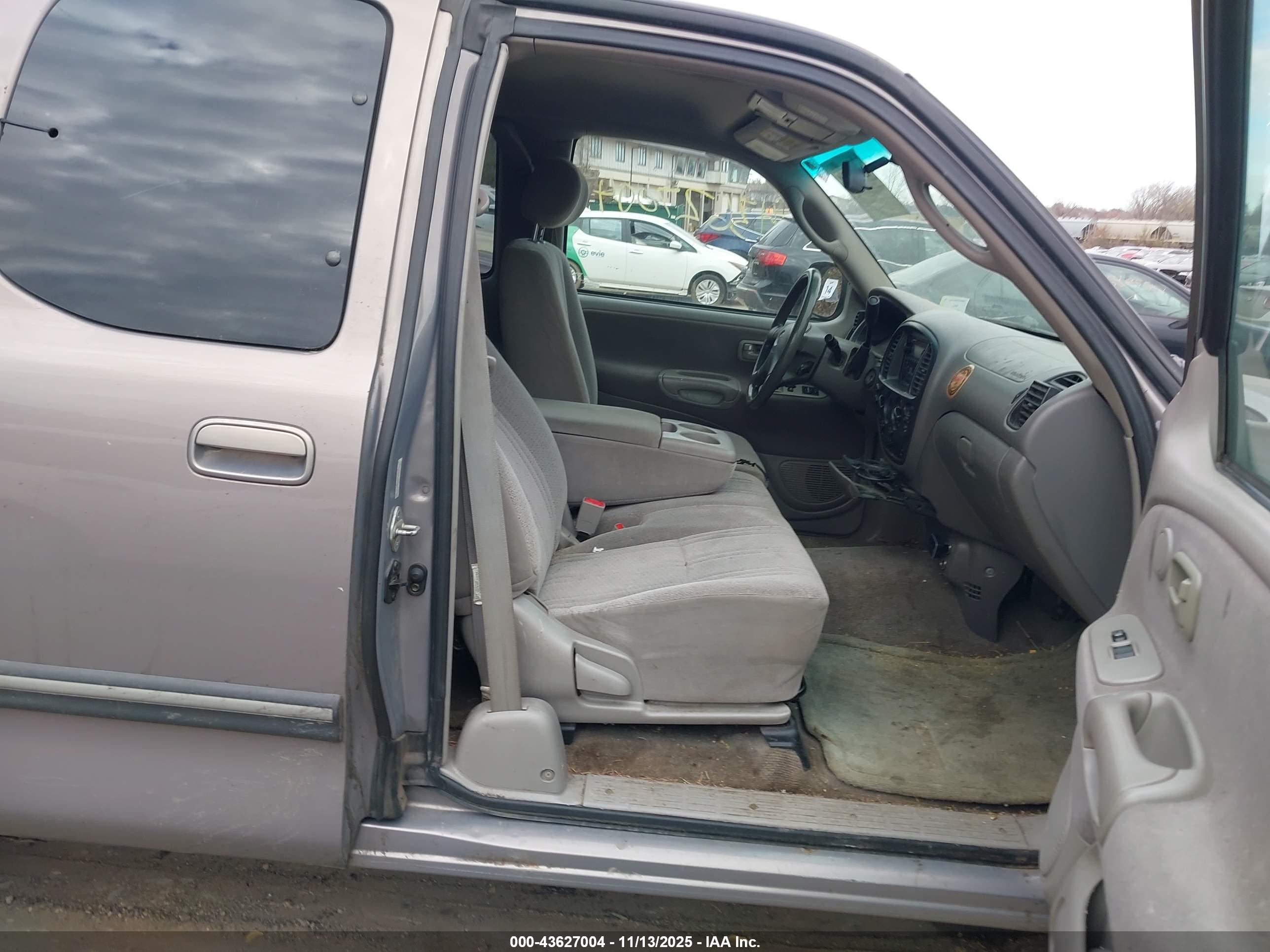 TOYOTA TUNDRA image 5