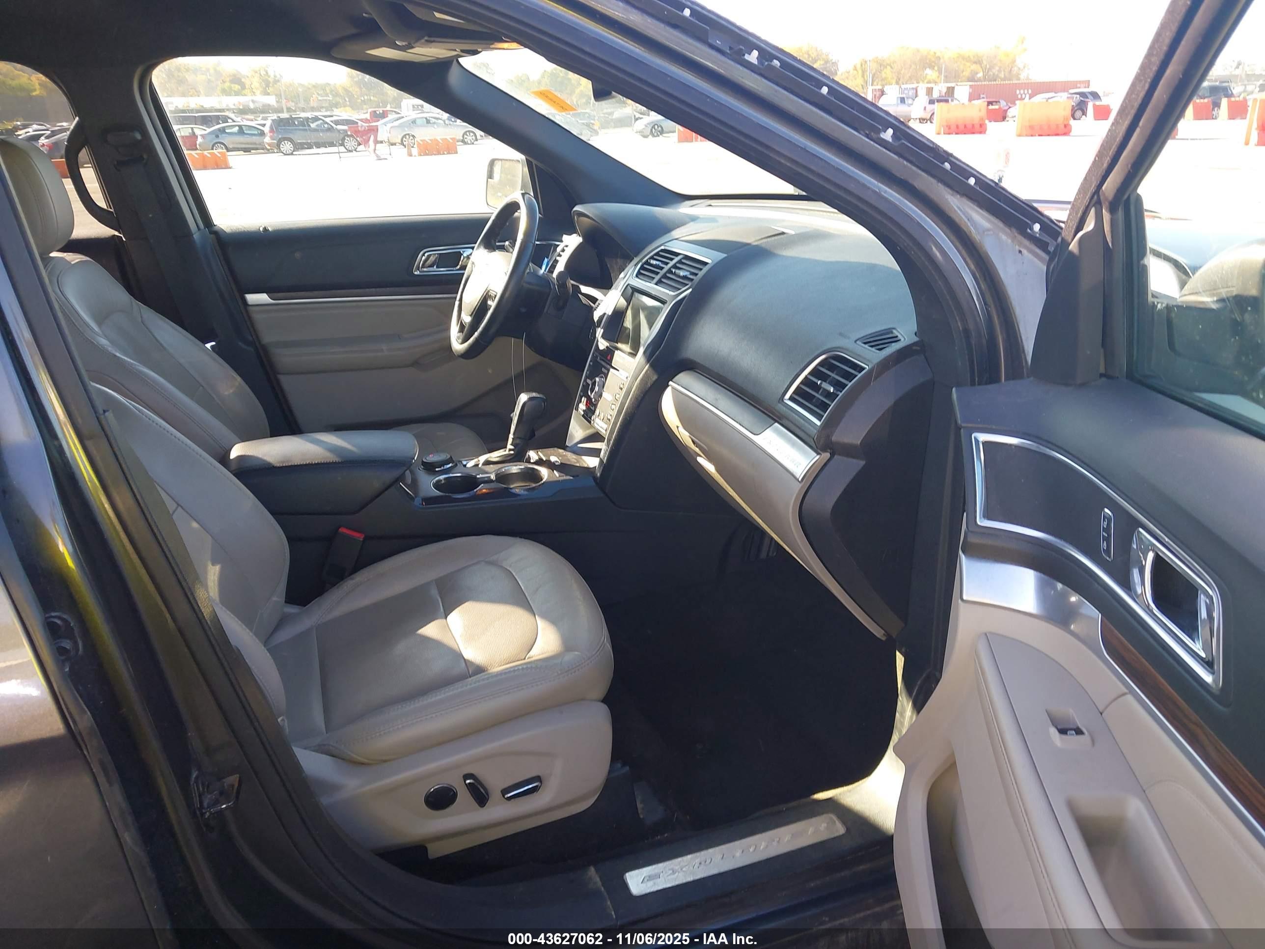FORD EXPLORER image 5