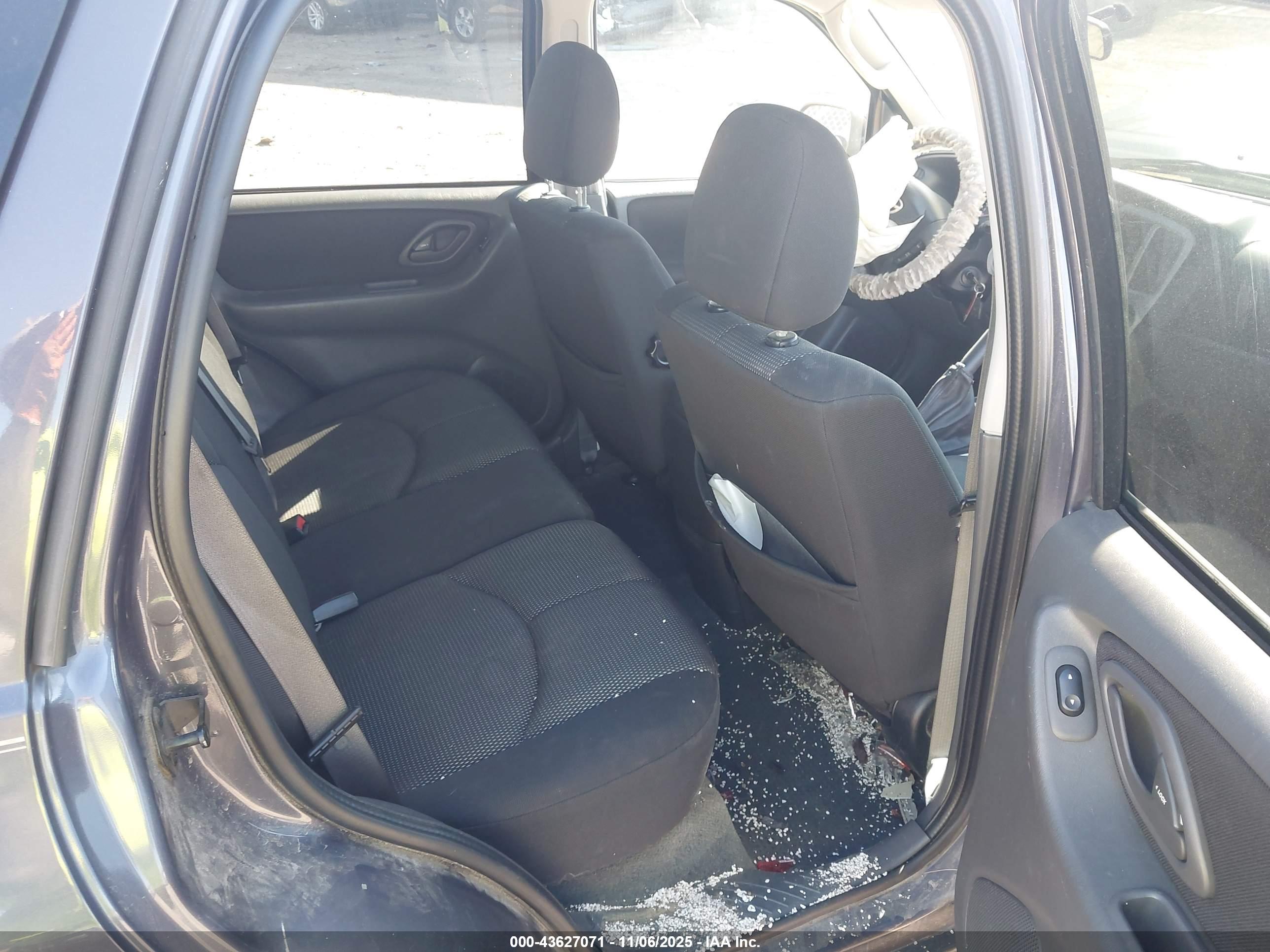MAZDA TRIBUTE image 8