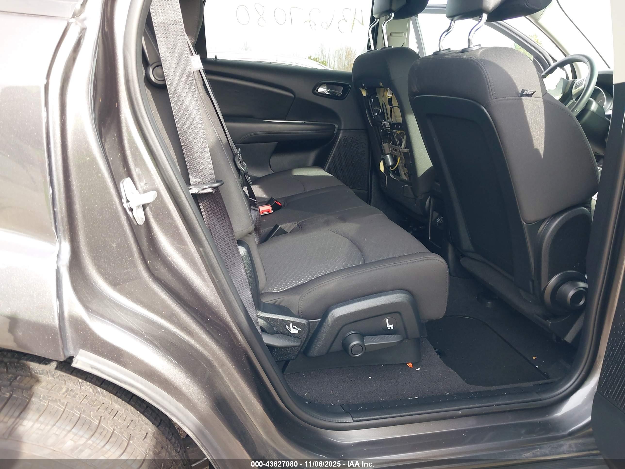 DODGE JOURNEY image 8