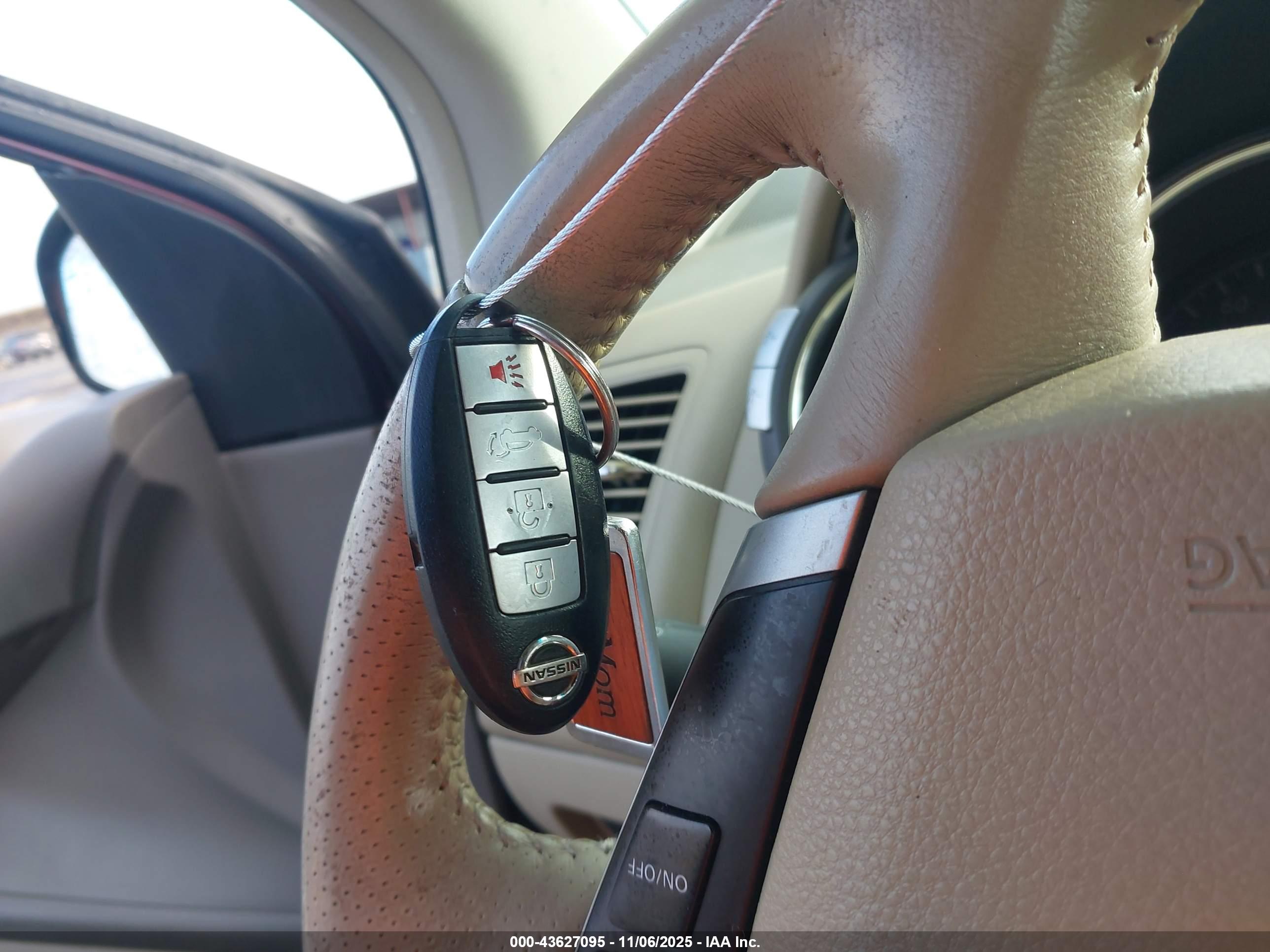 NISSAN MURANO image 11