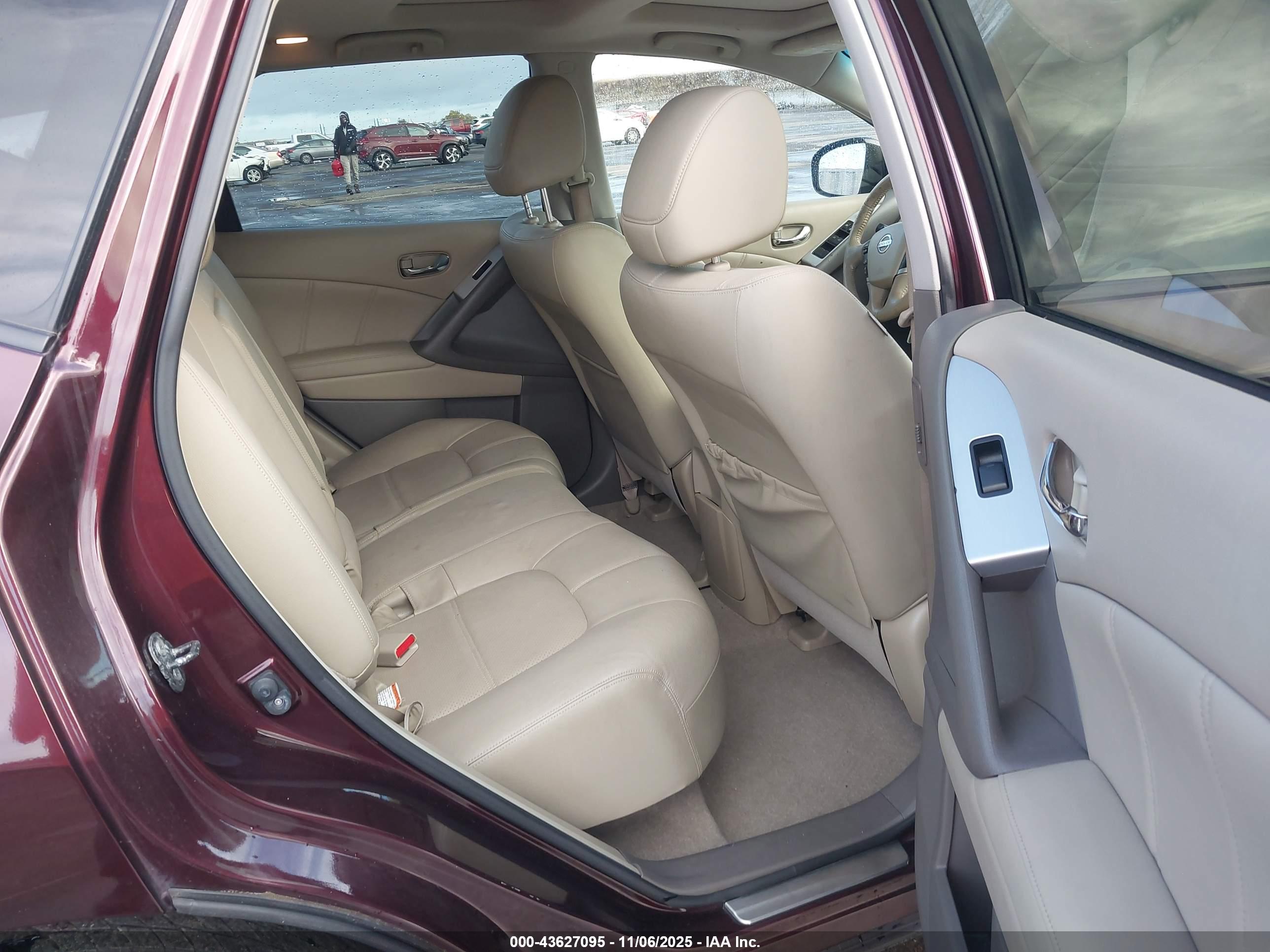 NISSAN MURANO image 8