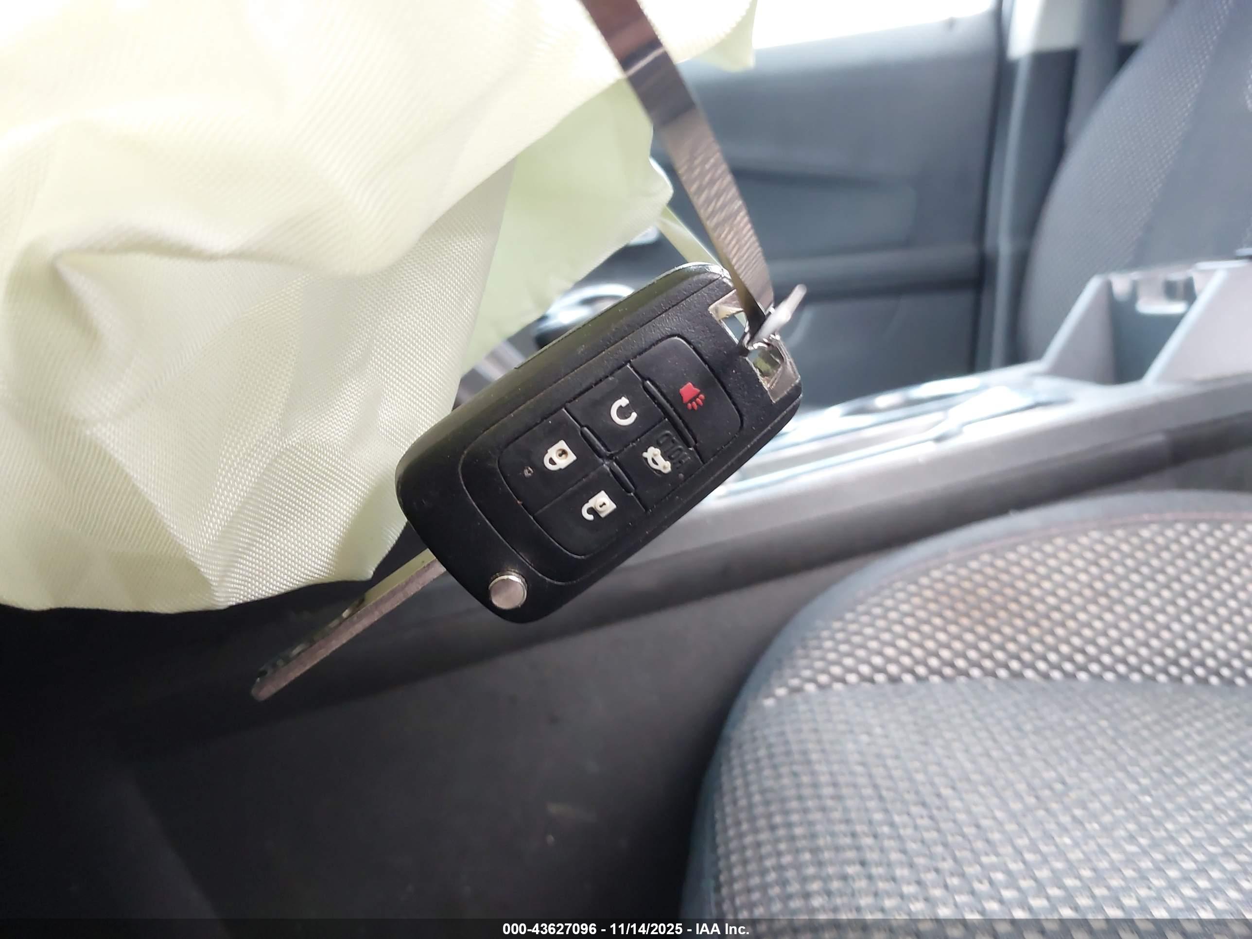 CHEVROLET EQUINOX image 11