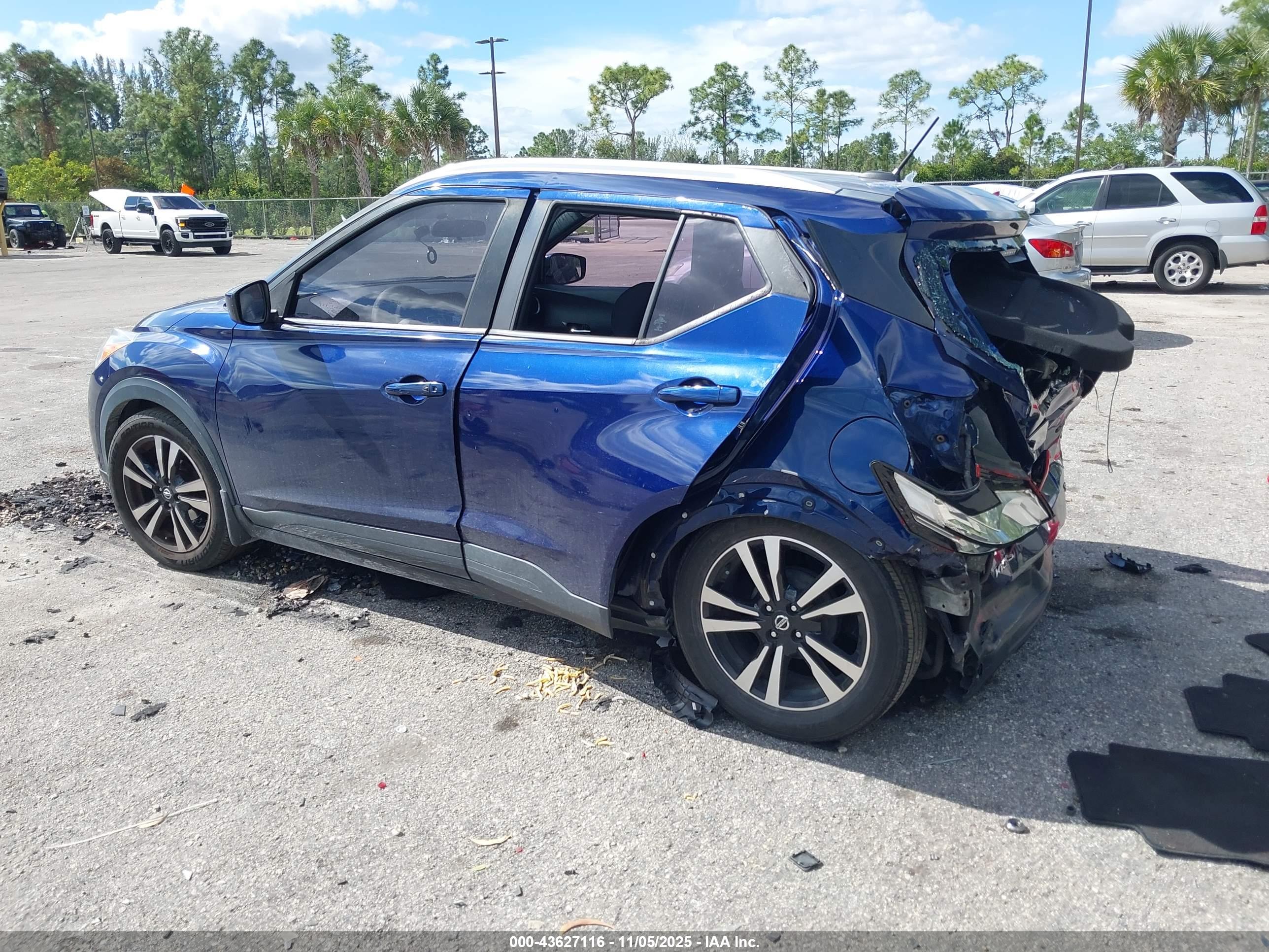 NISSAN KICKS image 3