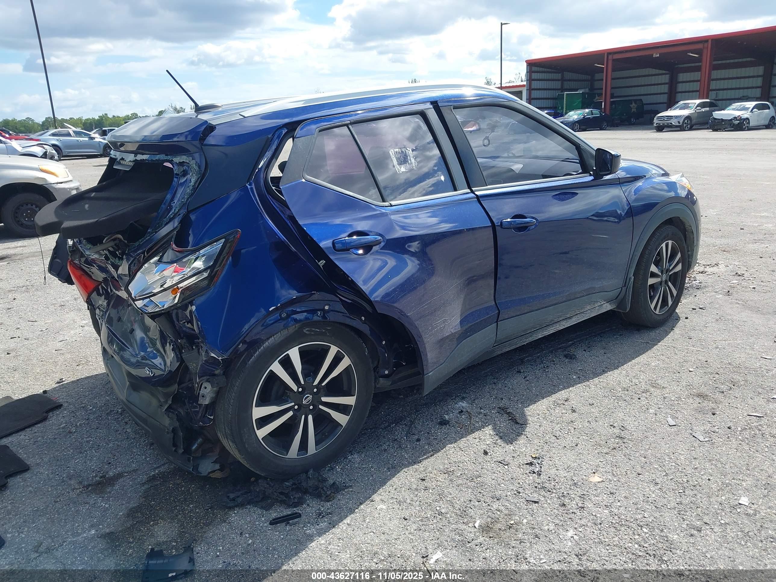 NISSAN KICKS image 4