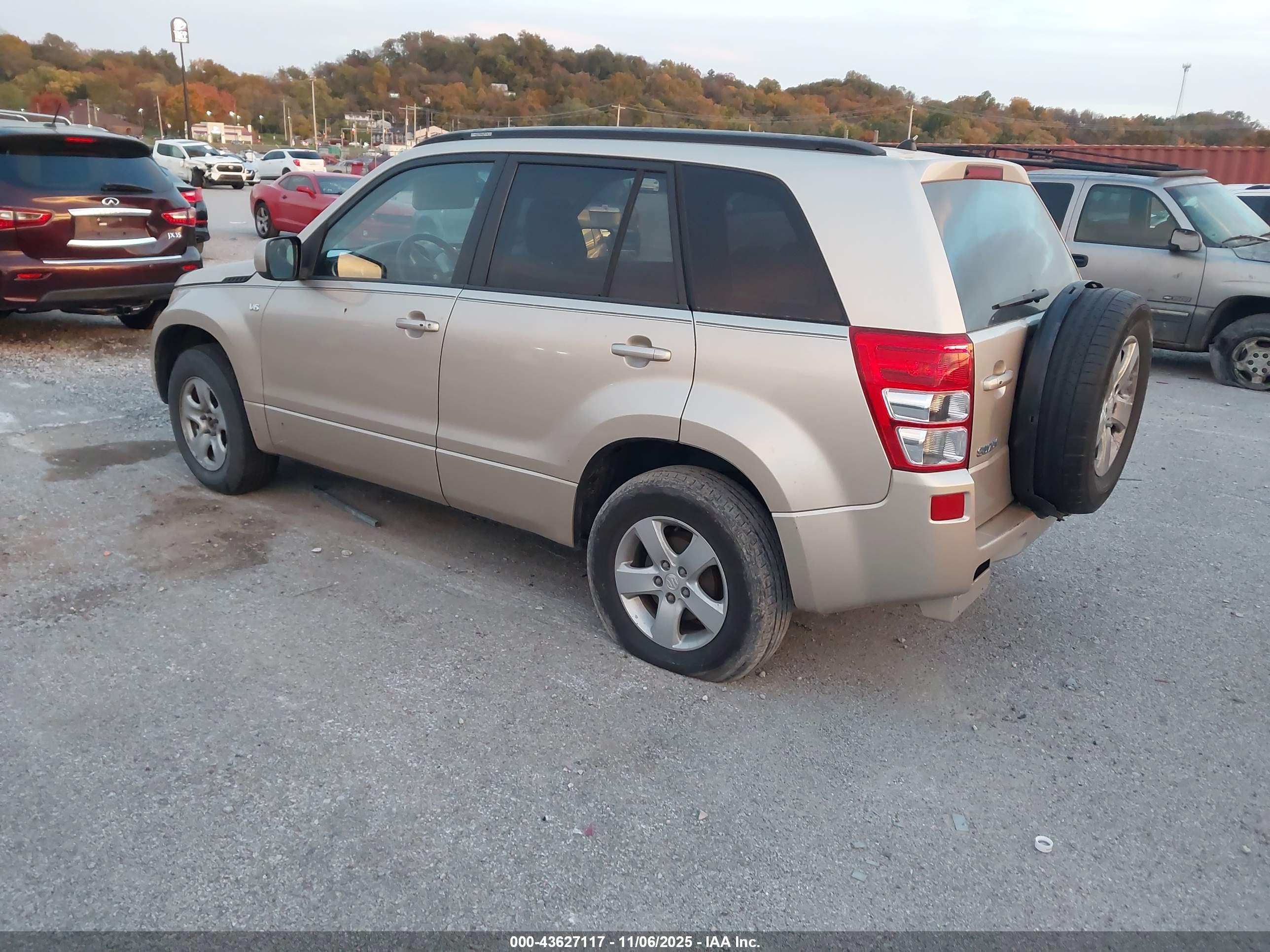 SUZUKI GRAND image 3