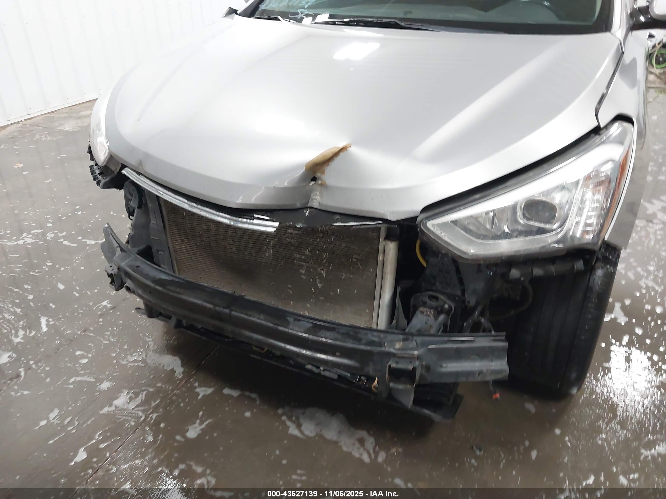 HYUNDAI SANTA image 6