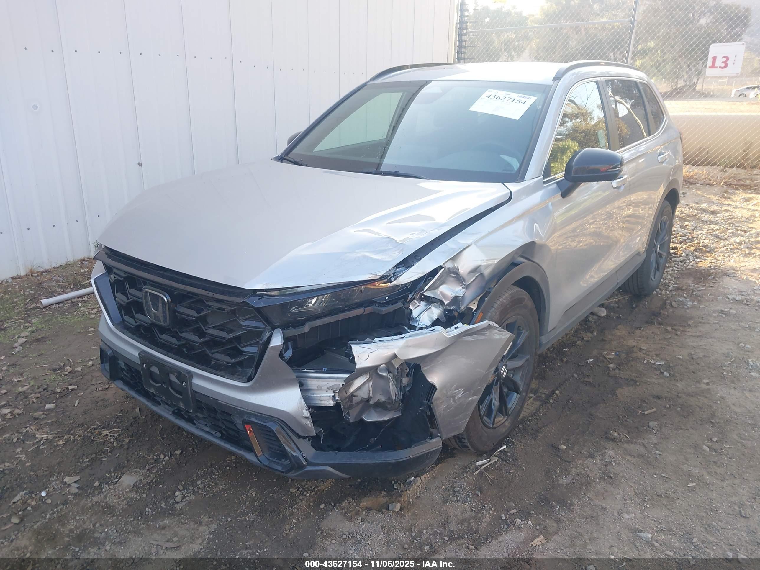 HONDA CR-V image 2