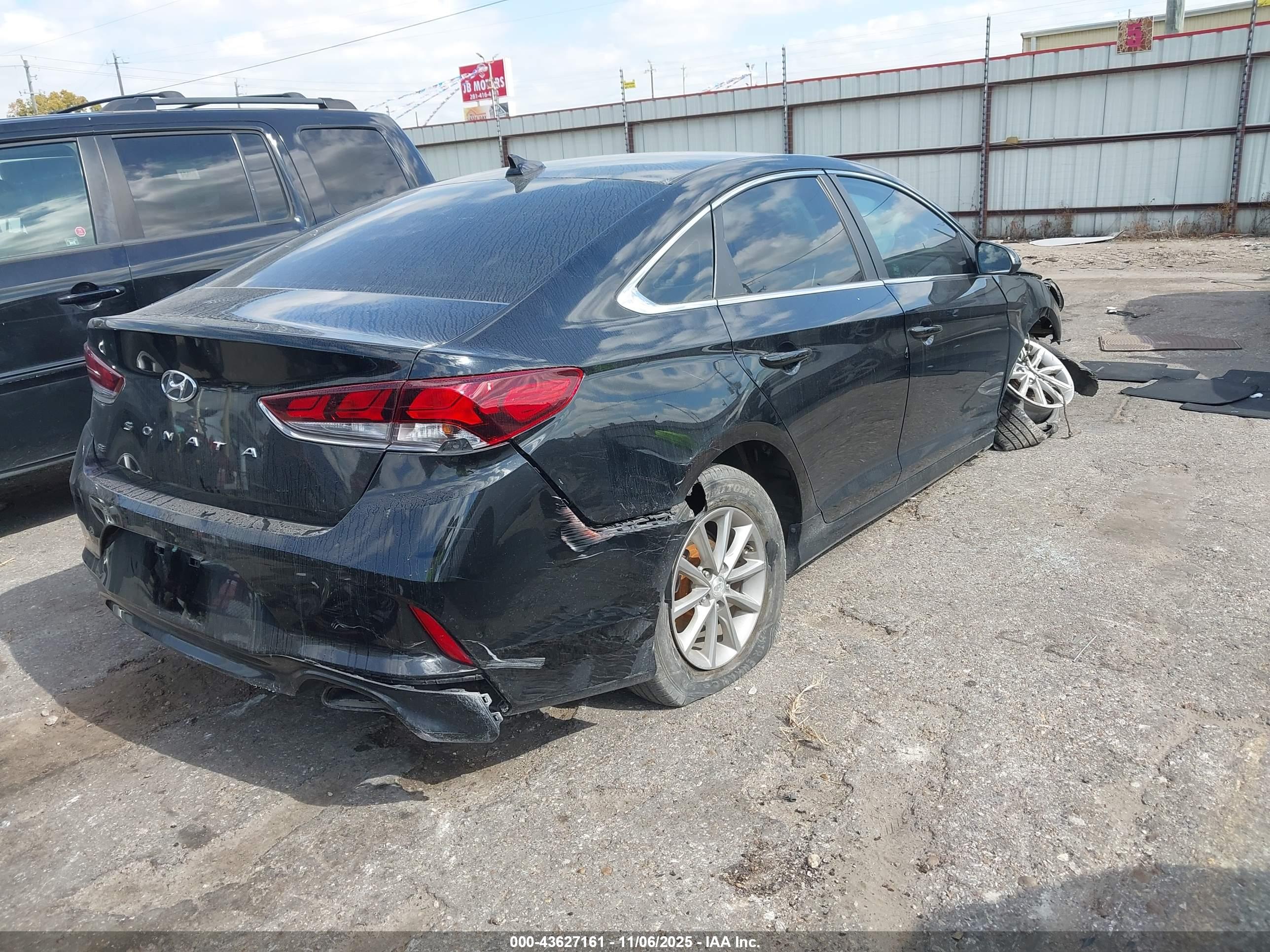 HYUNDAI SONATA image 4