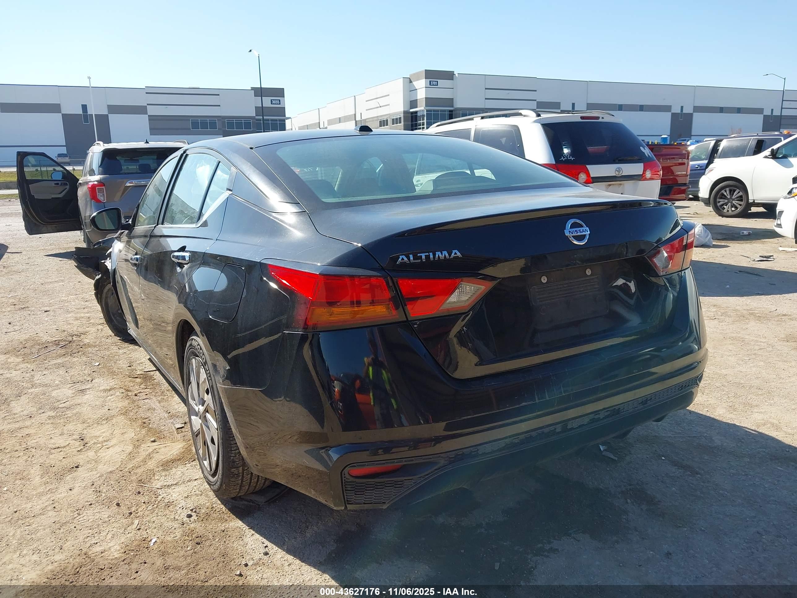 NISSAN ALTIMA image 3