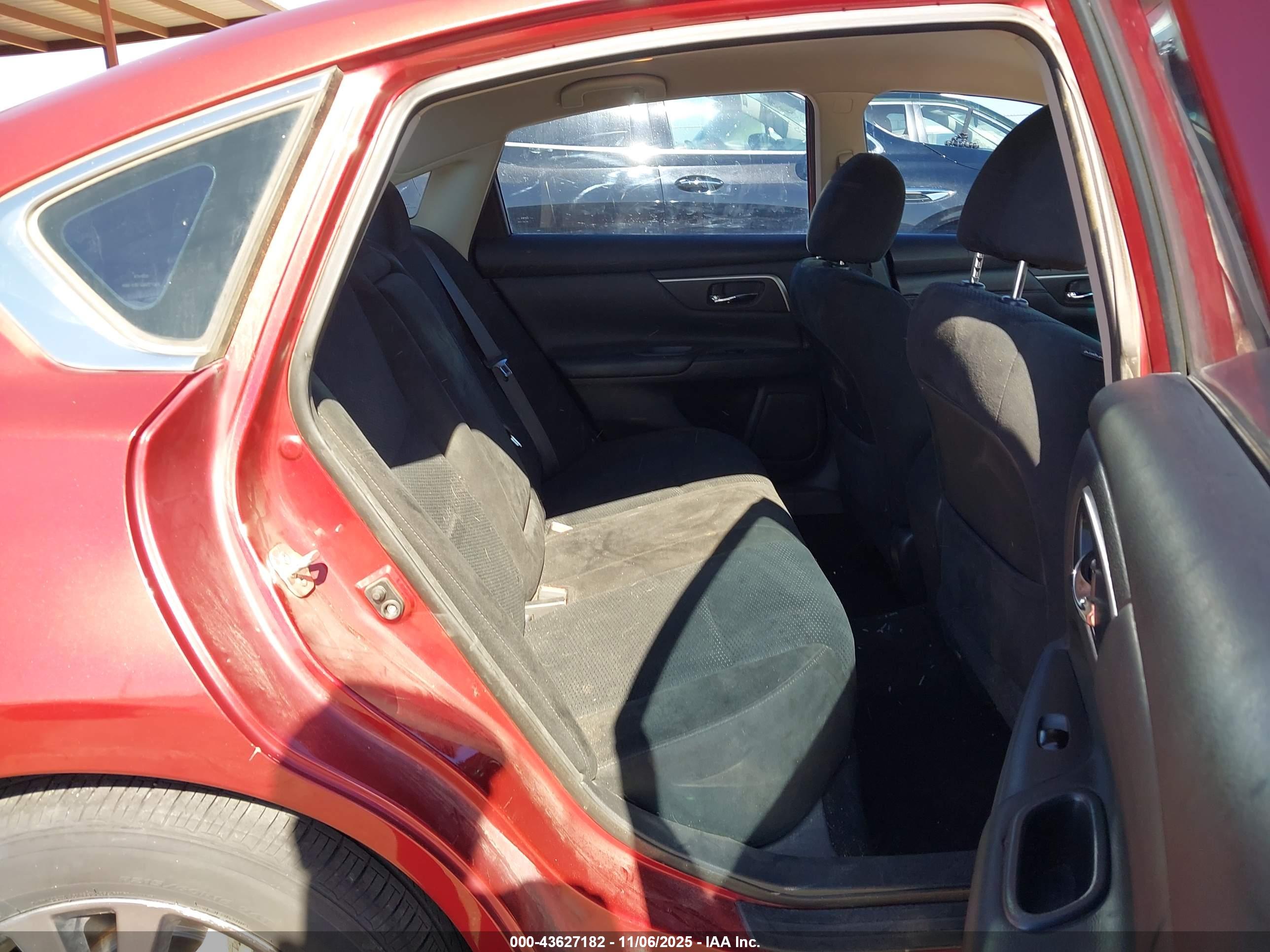 NISSAN ALTIMA image 8