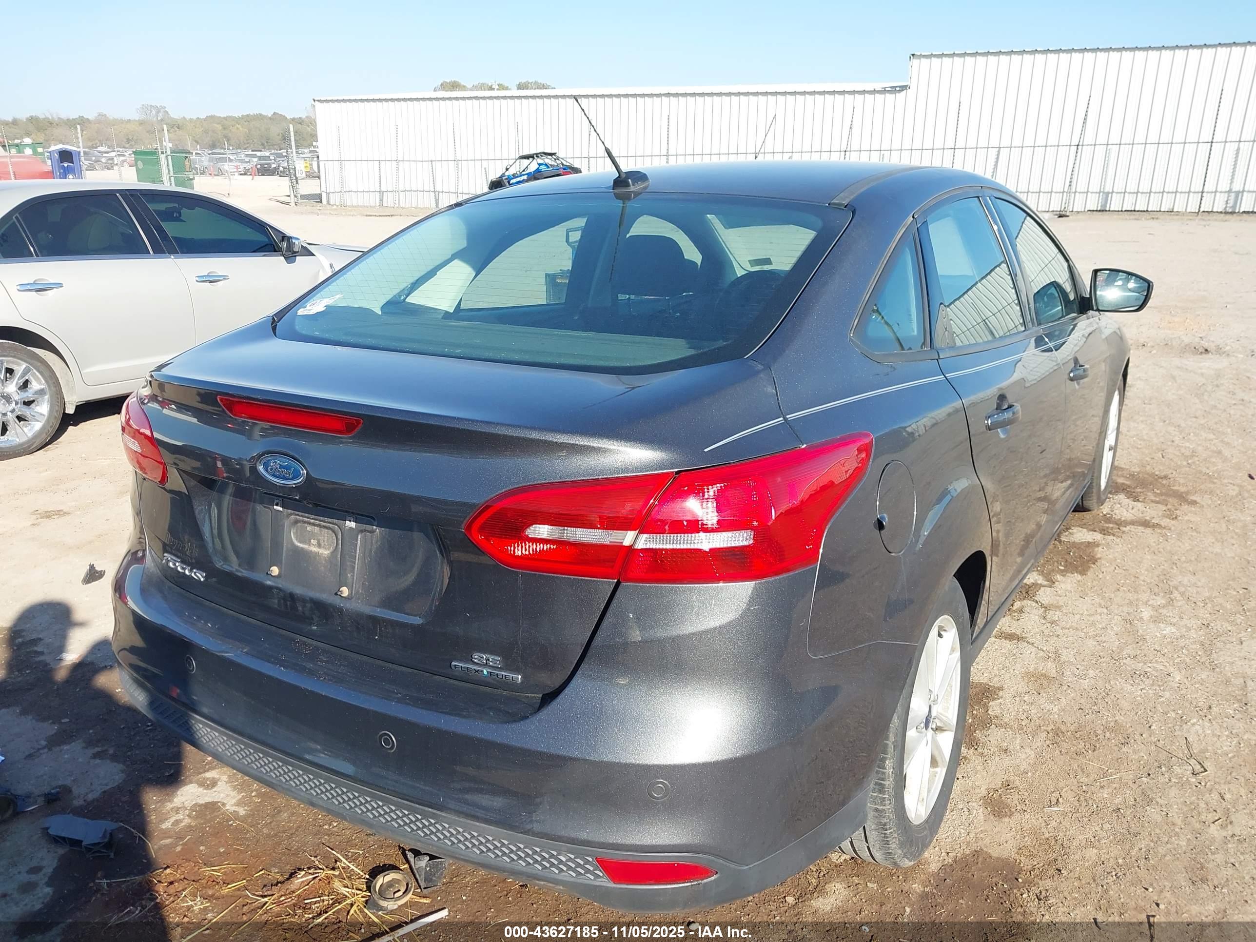 FORD FOCUS image 4