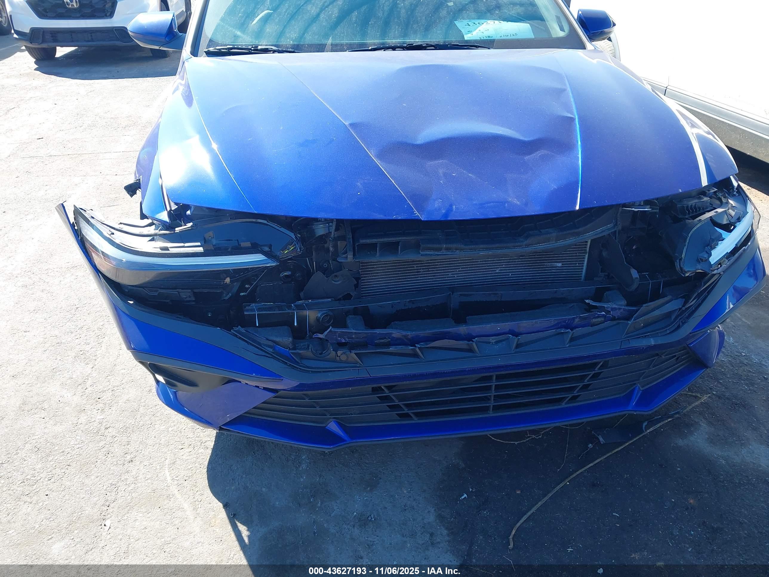 HYUNDAI ELANTRA image 6
