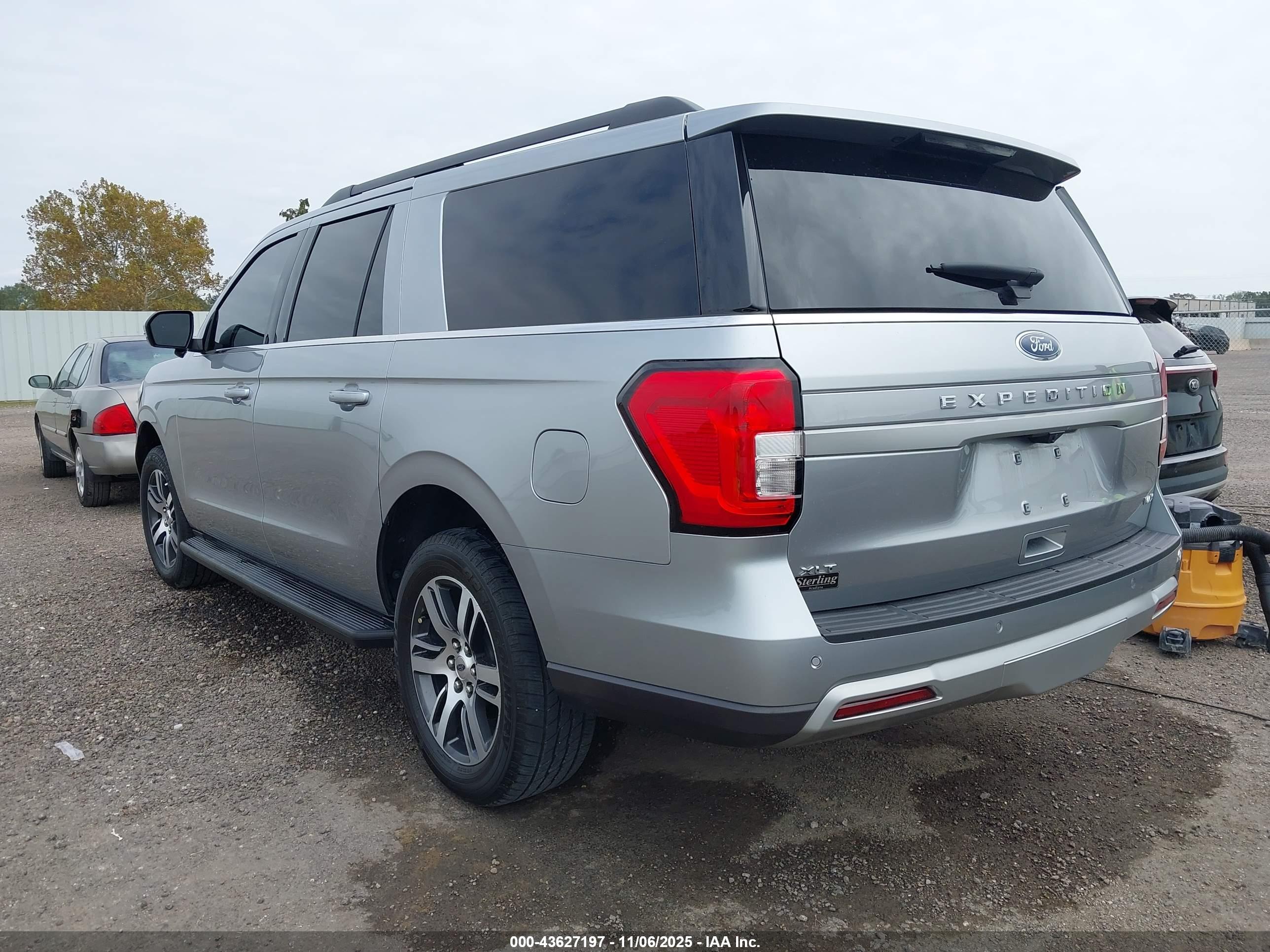 FORD EXPEDITION image 3