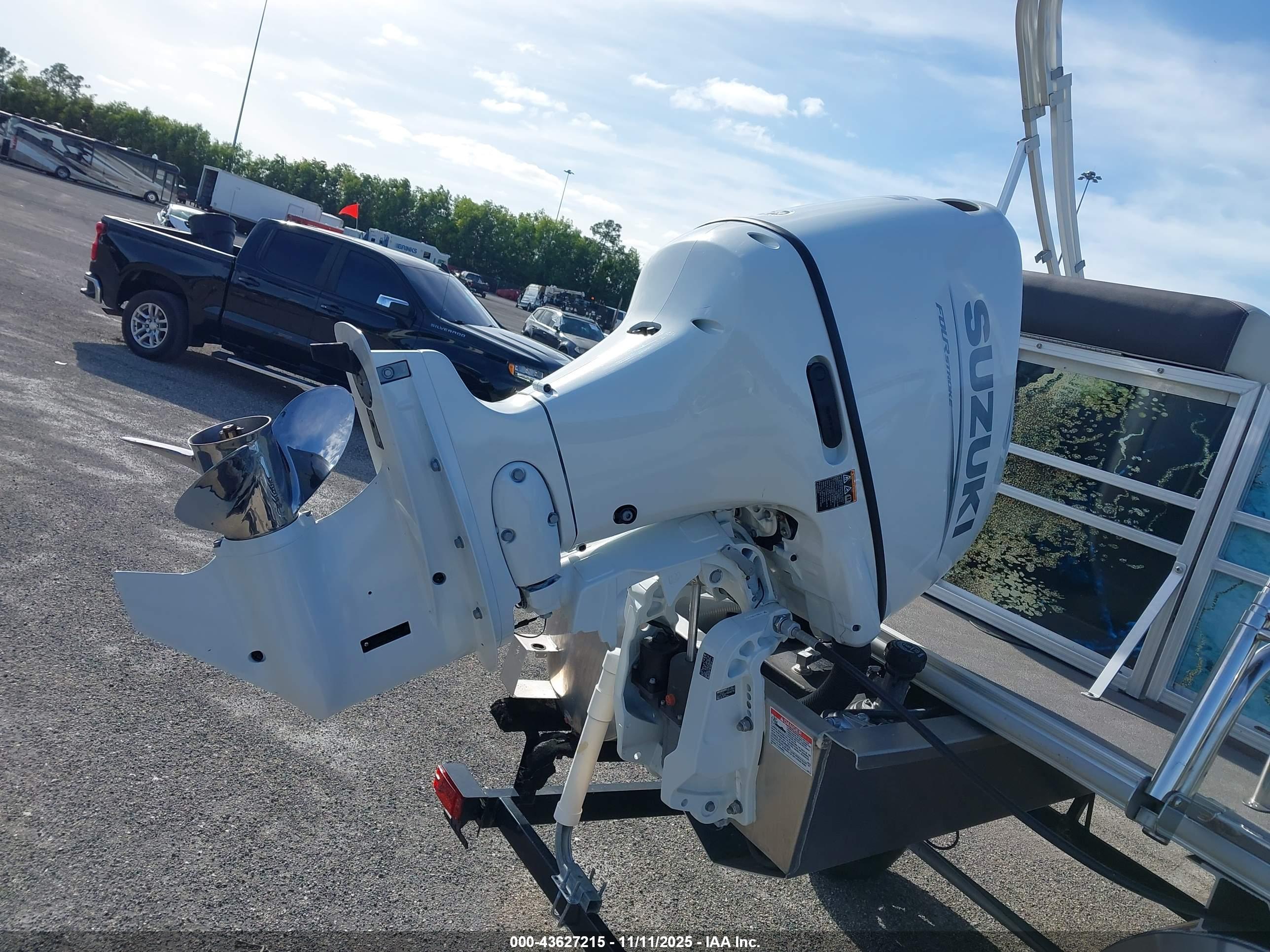 SYLVAN PONTOON image 10
