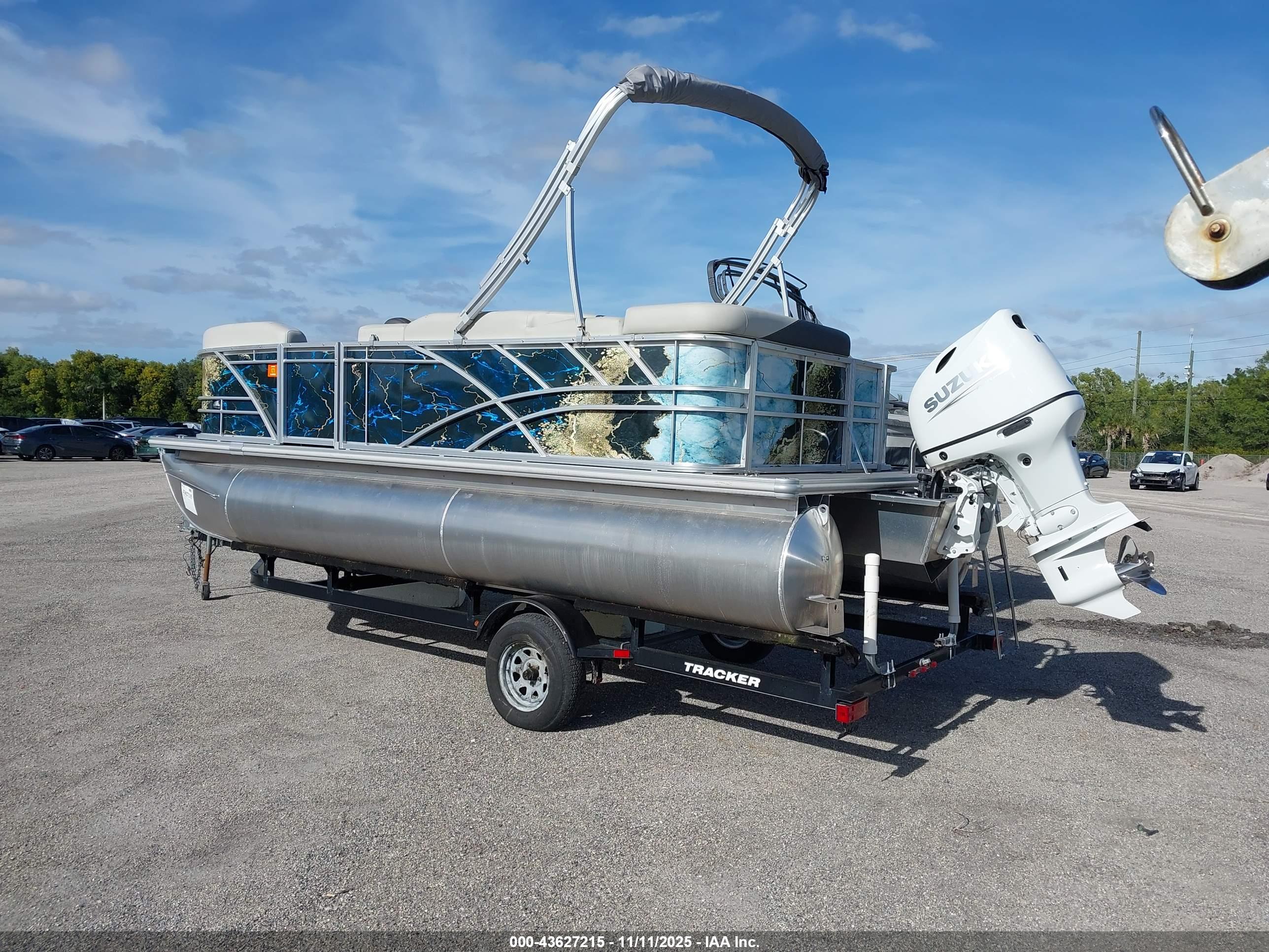 SYLVAN PONTOON image 3