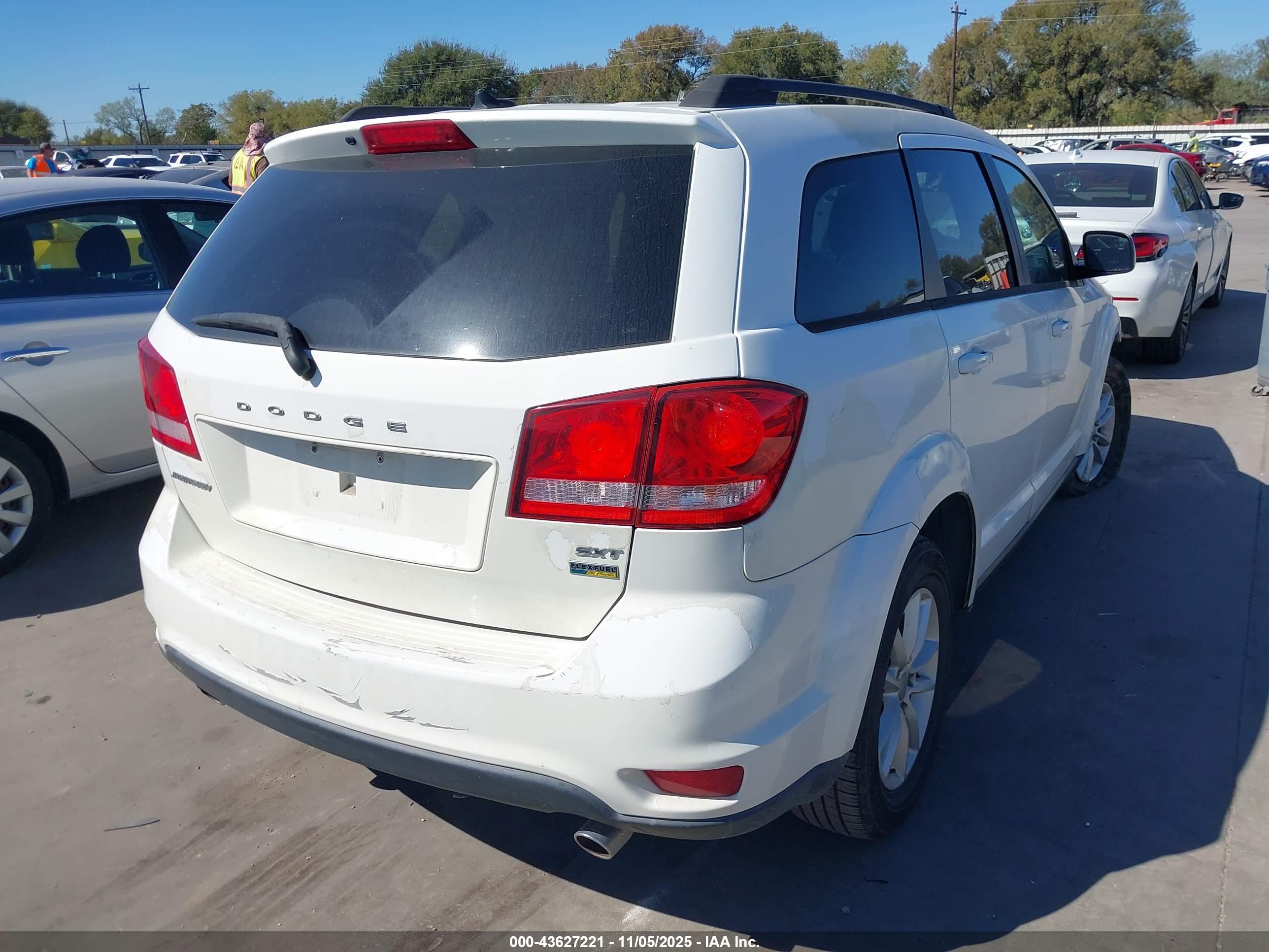 DODGE JOURNEY image 4