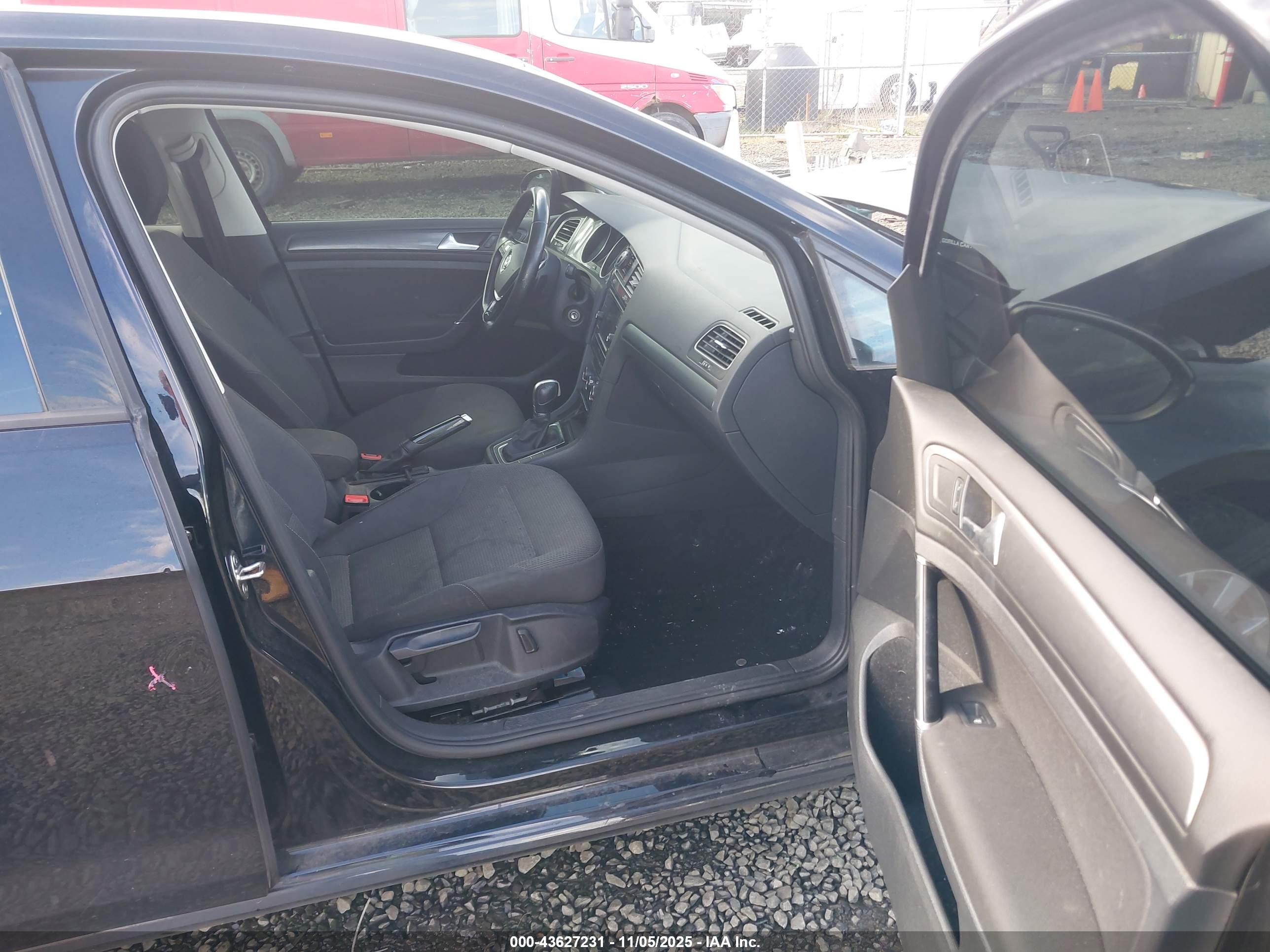 VOLKSWAGEN GOLF image 5
